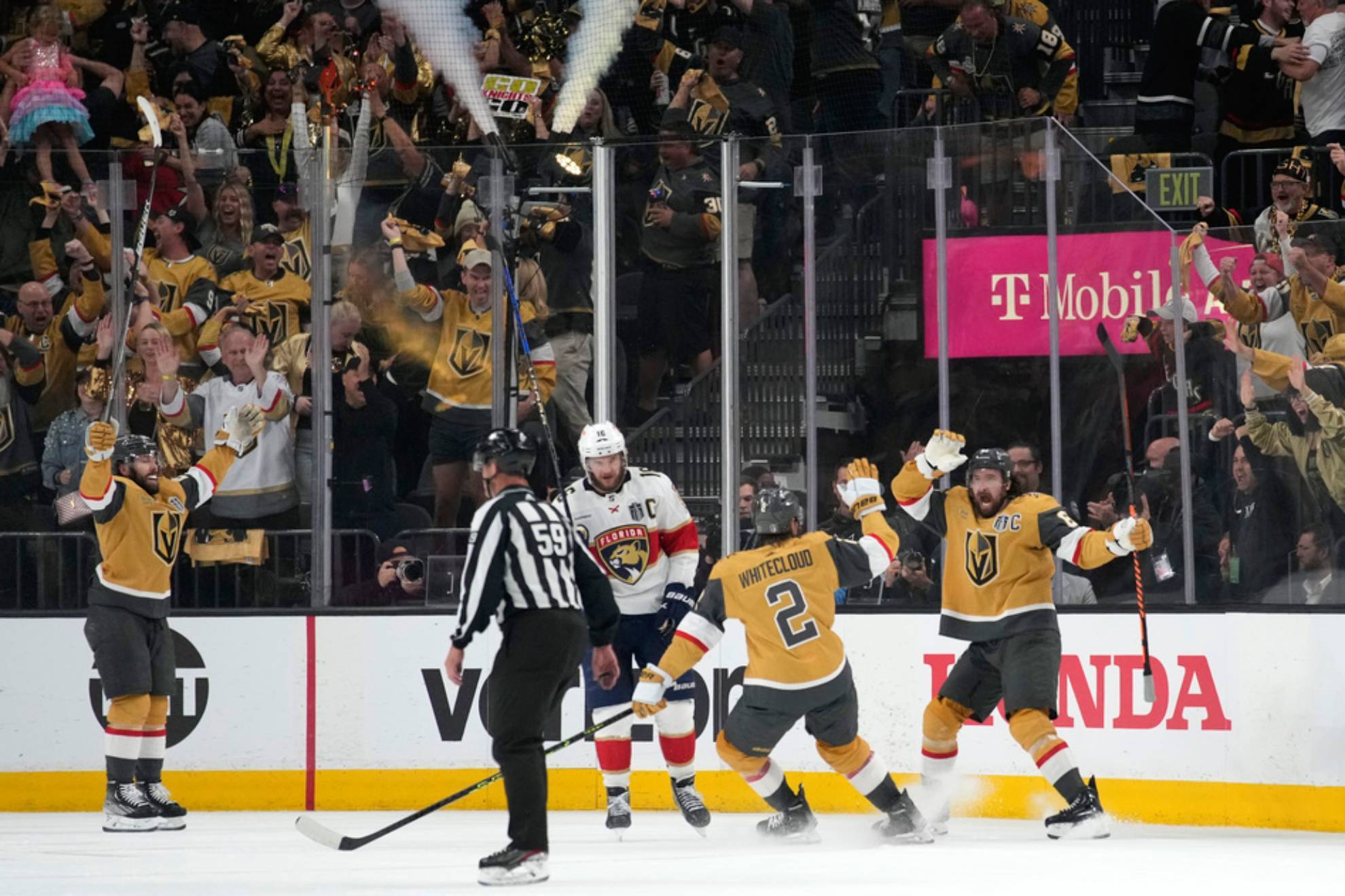 Golden Knights blast Panthers 9-3 in Game 5 to capture for Stanley Cup