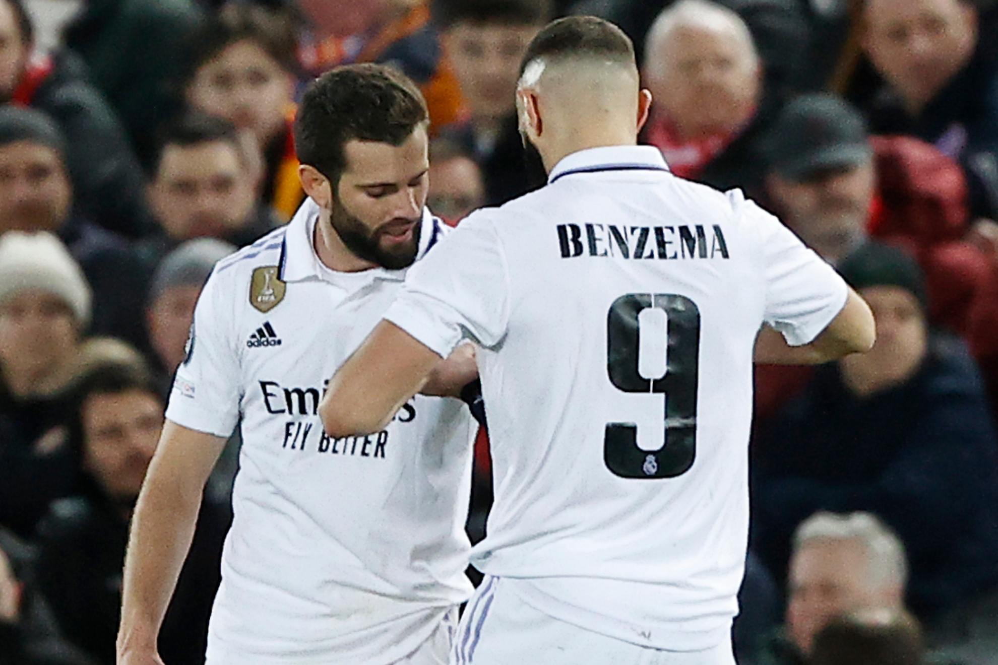 Benzema gives Nacho the captains armband