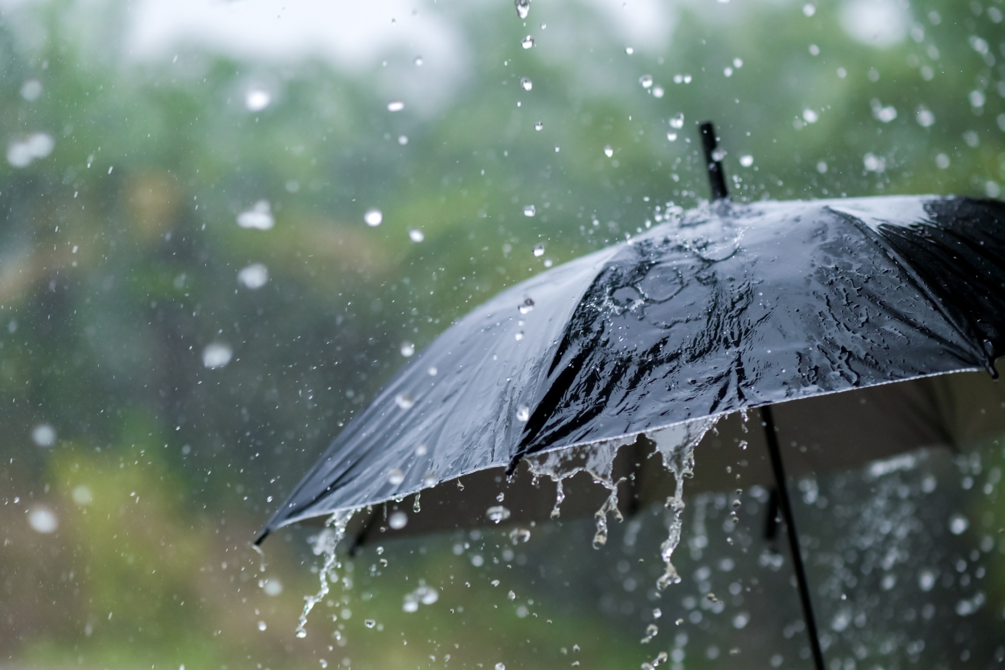 Cambio radical del tiempo en España: lluvias generalizadas, temperaturas a la baja y ambiente otoñal