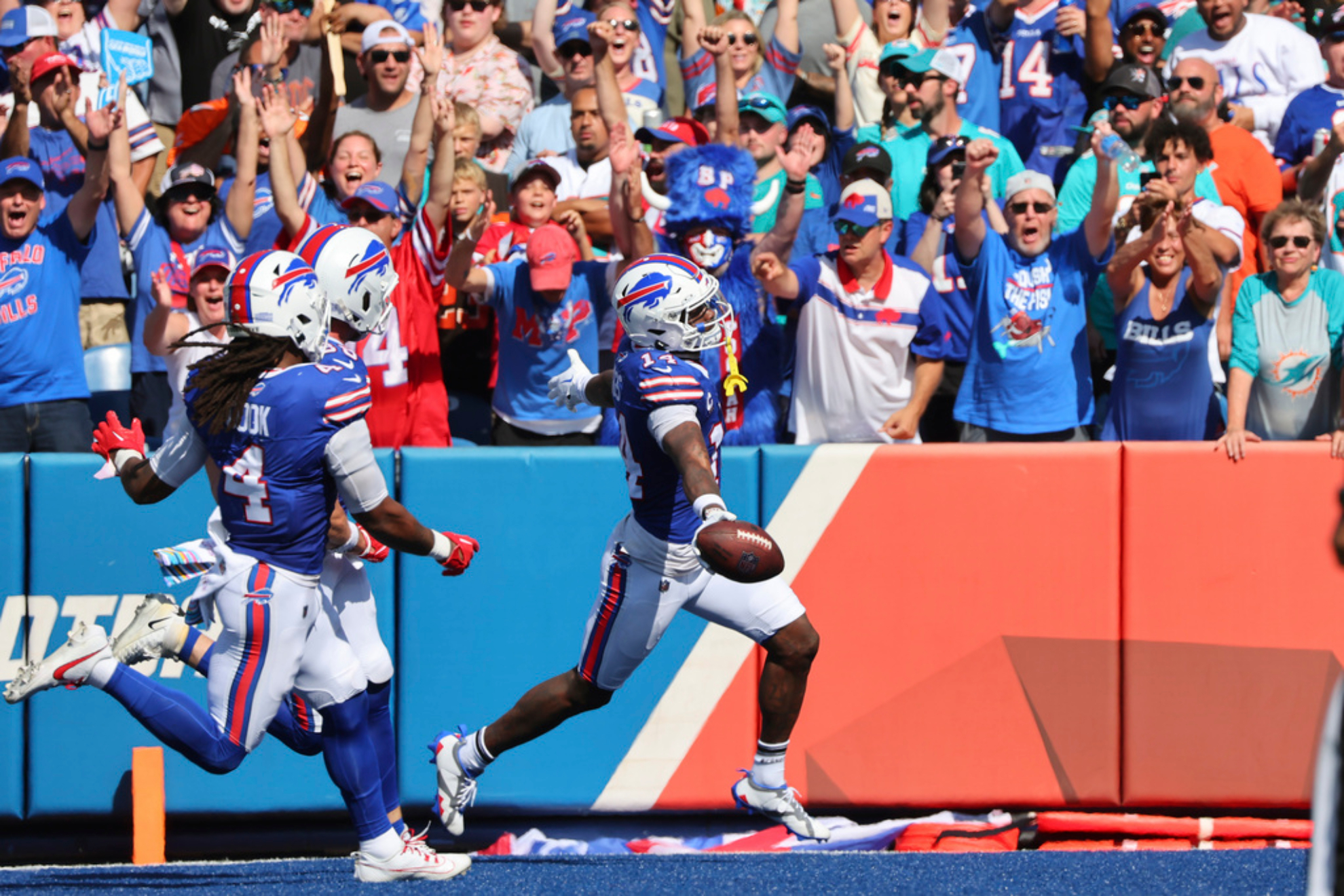 Josh Allen leads Buffalos stampede as Bills end Miamis unbeaten start