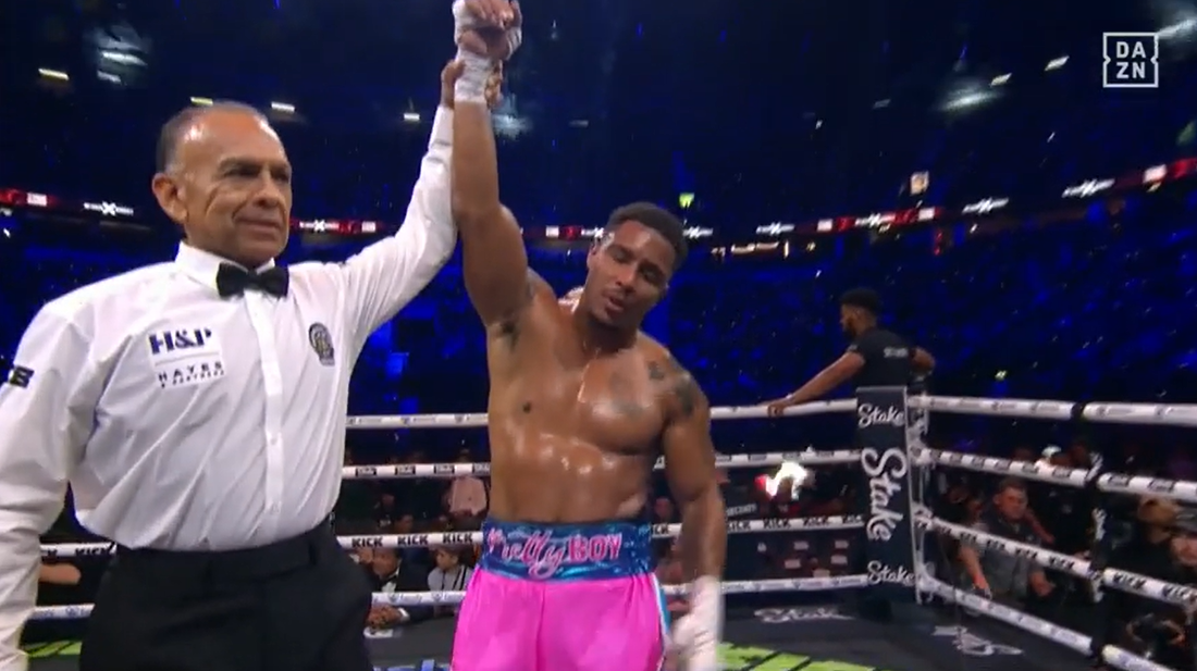 Anthony Taylor wins belt by UD.