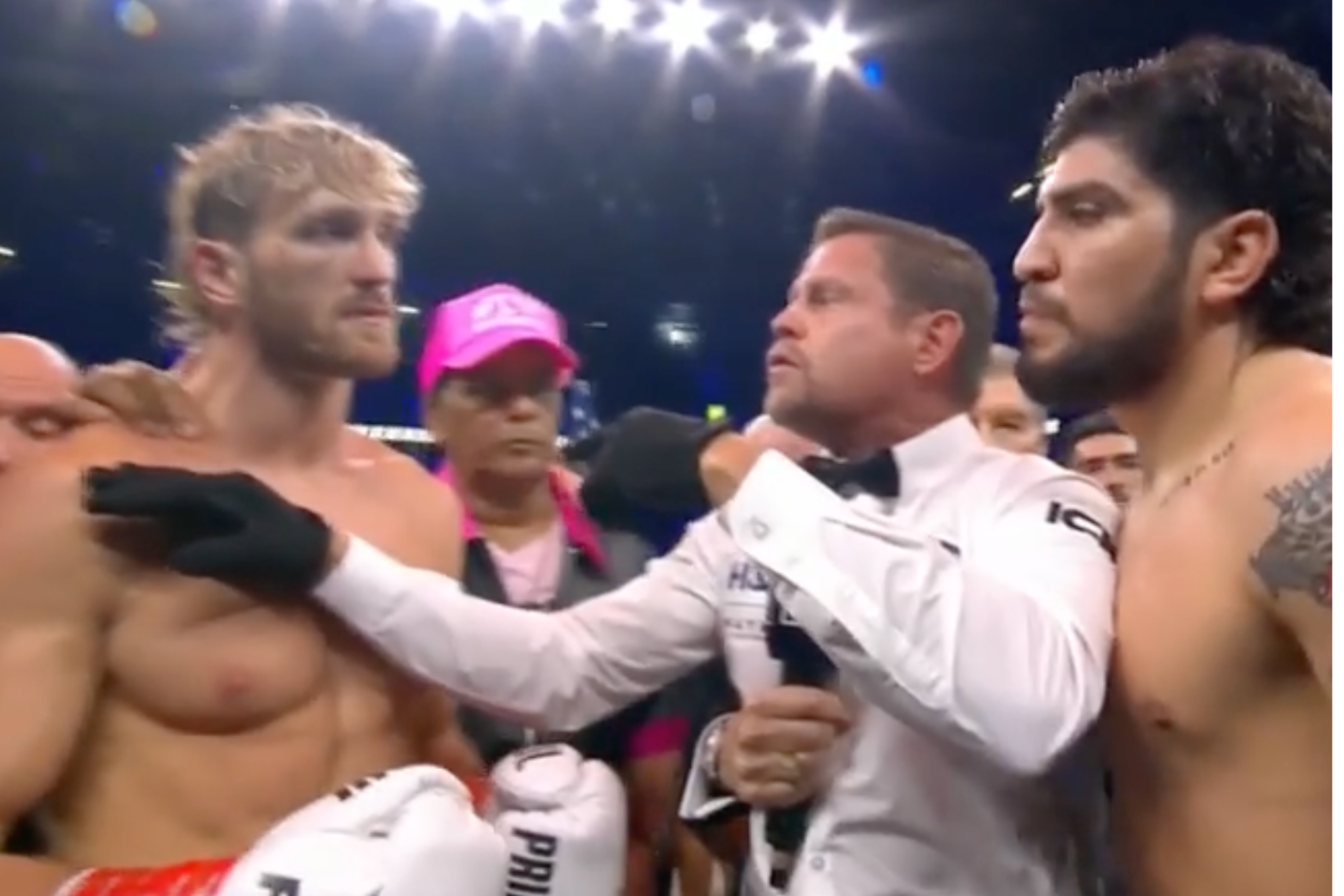 Logan Paul and Dillon Danis before the fight begins.