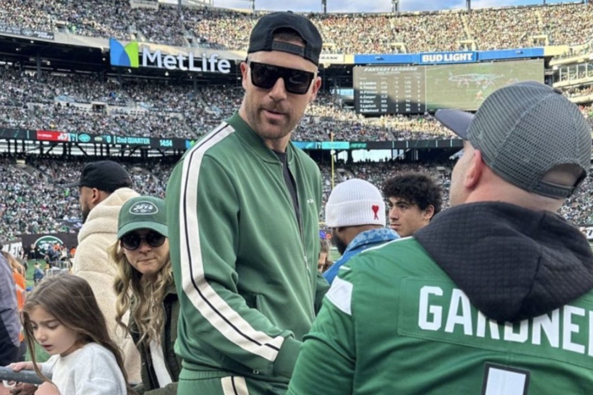 Travis Kelce leaves Taylor Swift home to go drink with buddies at Eagles game