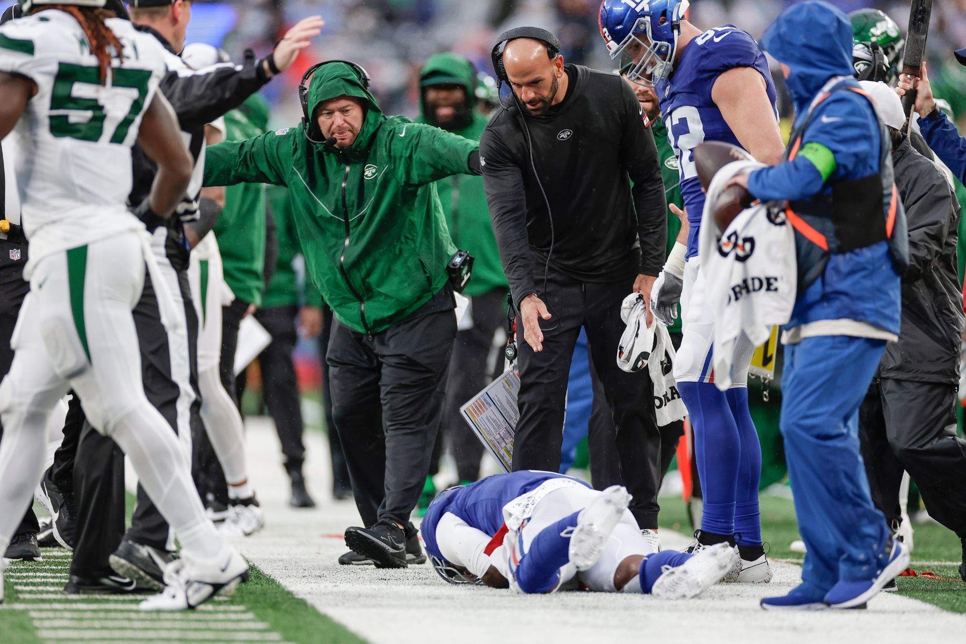 Giants QB Tyrod Taylor to remain hospitalized overnight after injury vs. Jets