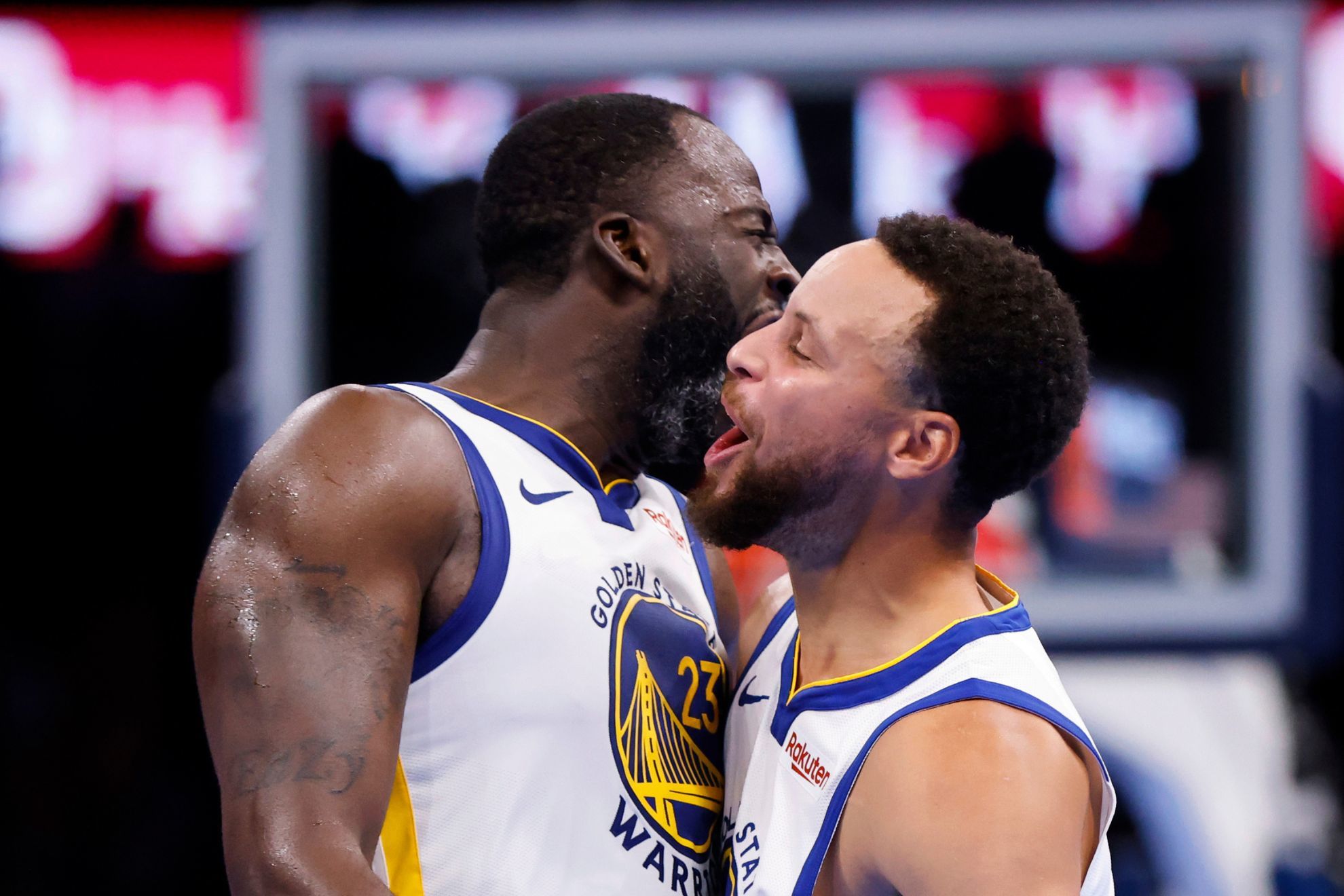 Stephen Currys controversial buzzer-beater gives Warriors In-Season win vs. OKC