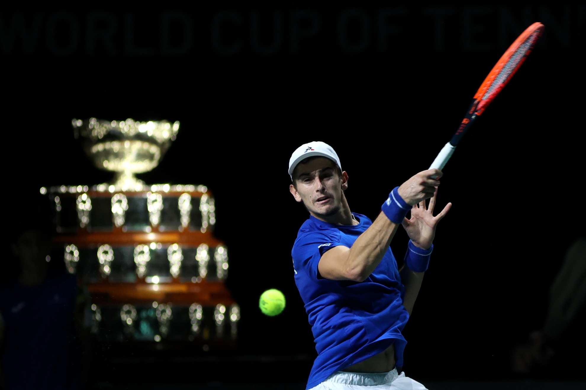 Arnaldi hits a return