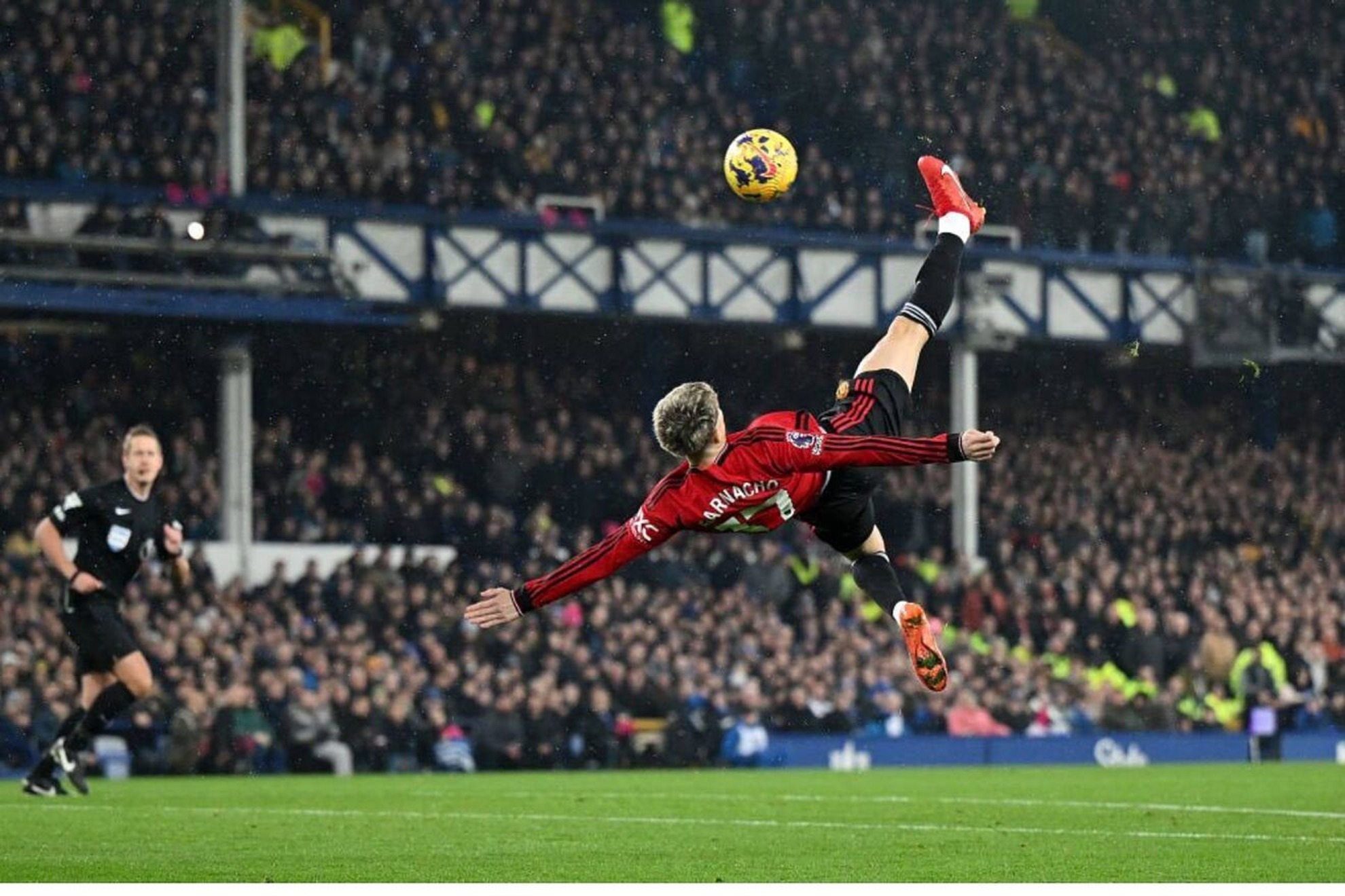 Garnacho just before striking the ball