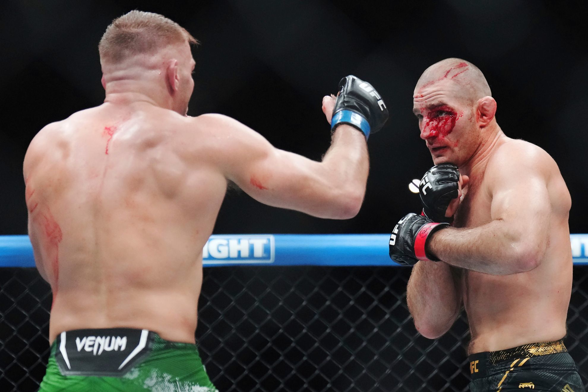 Sean Strickland walks out to childrens song before losing belt to Dricus Du Plessis