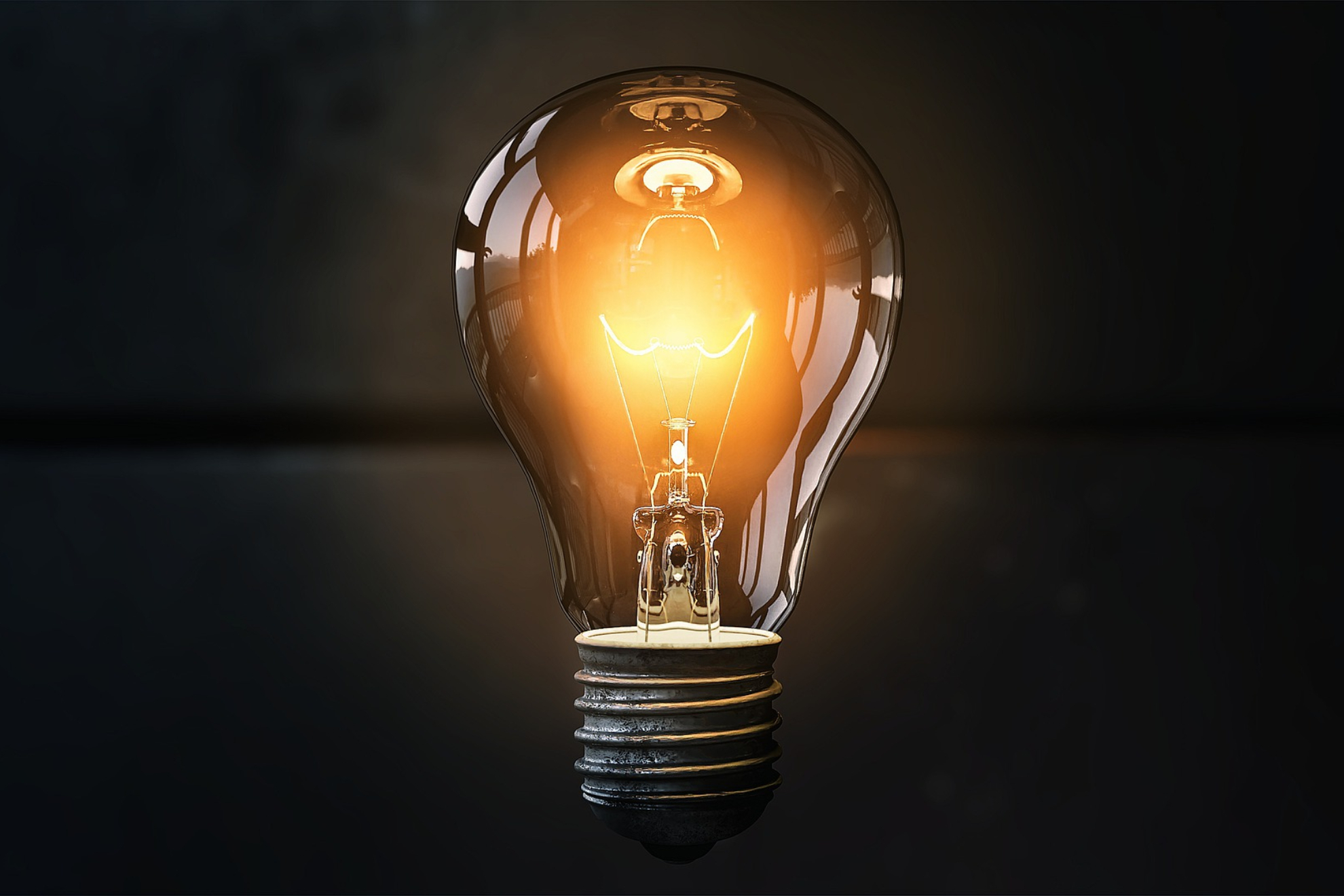 Precio de la luz por horas mañana, sábado 17 de octubre: cuándo es más barata y más cara