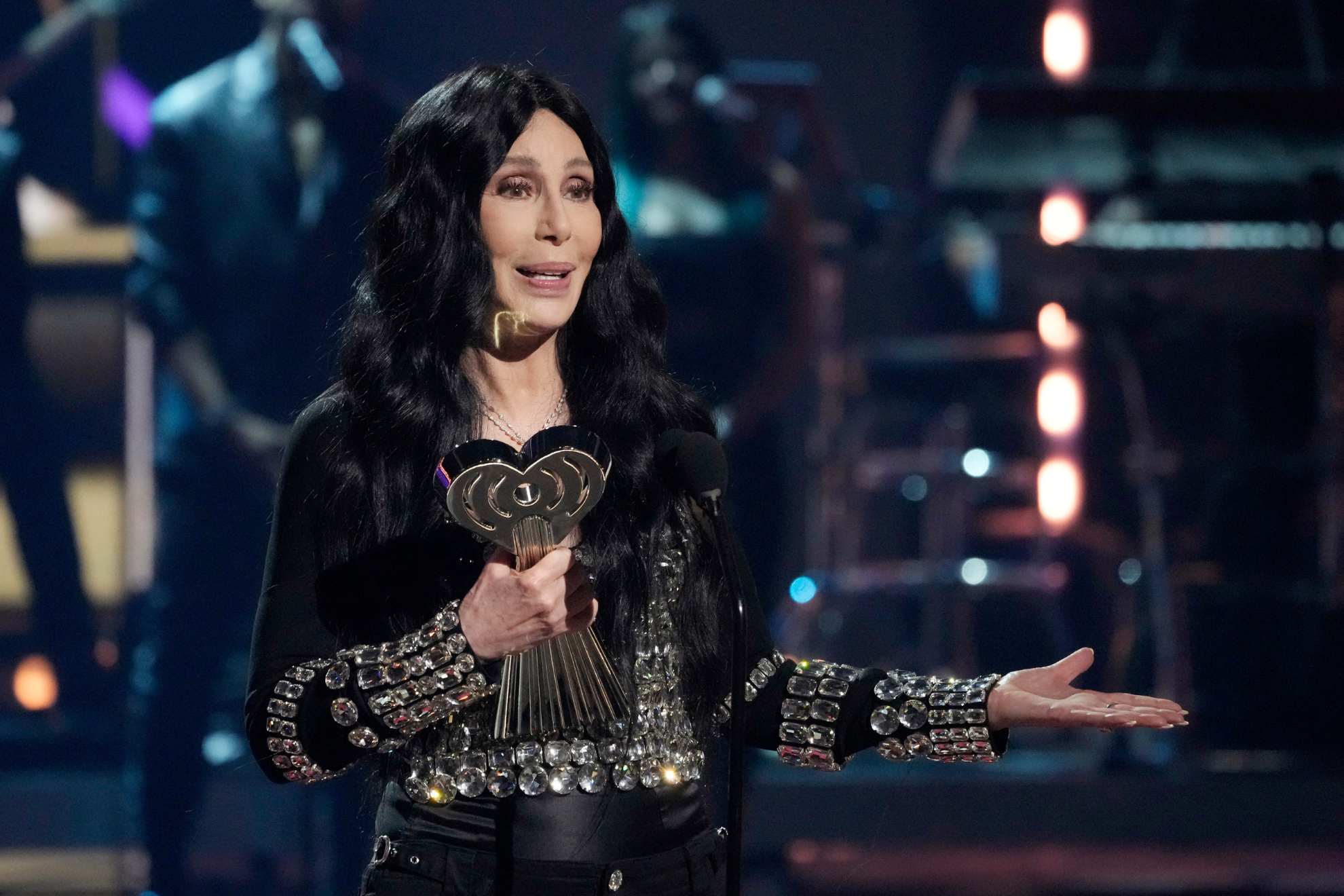 Cher makes brutally honest admission about her dating life that many people can relate to