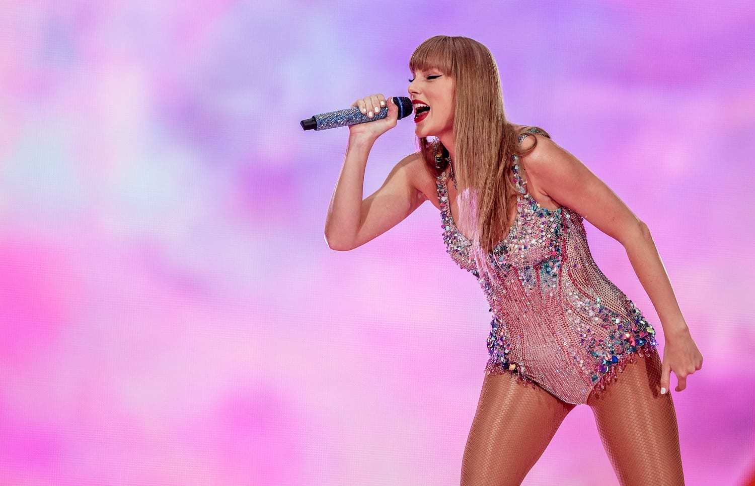 Will Taylor Swift perform at the 2024 MTV VMAs? See the full lineup!
