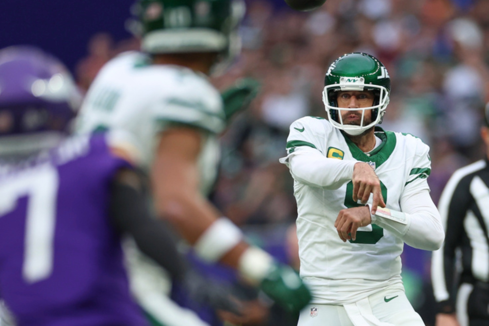 Aaron Rodgers contract with the Jets runs until 2025.