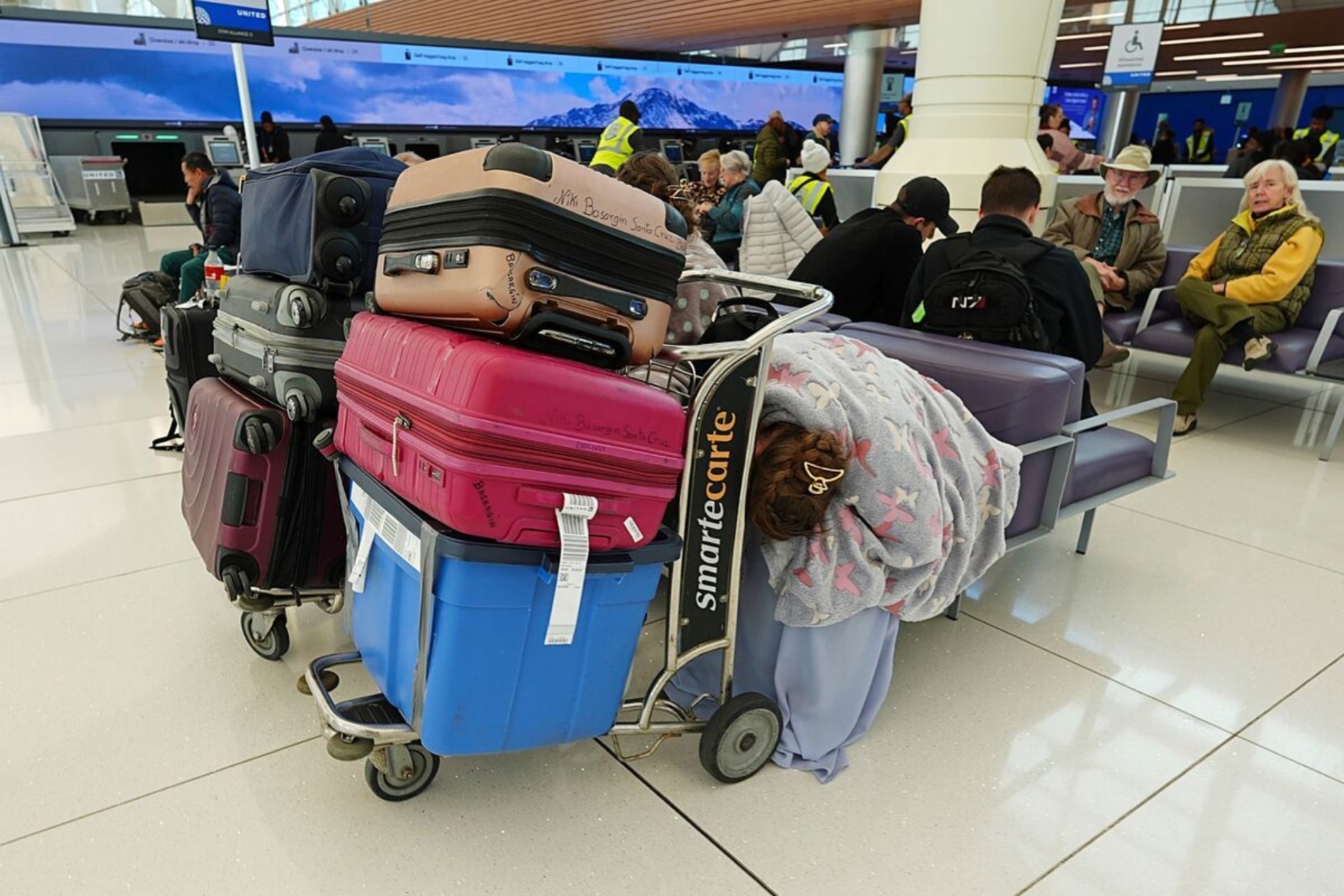 What are the best websites to find discounts on Travel Tuesday?