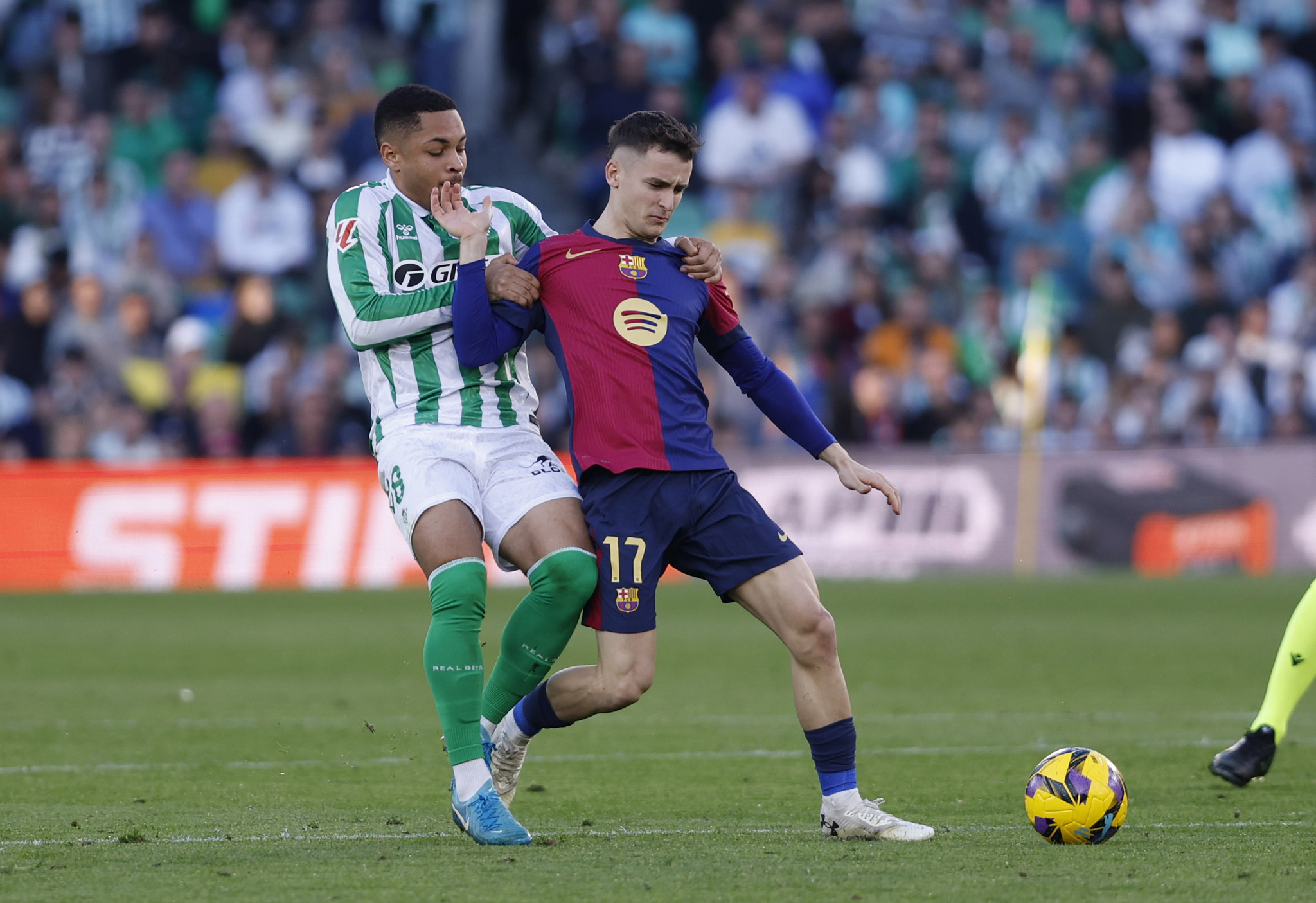 Real Betis 2-2 Barcelona: Goals and highlights - LaLiga EA Sports 24/25