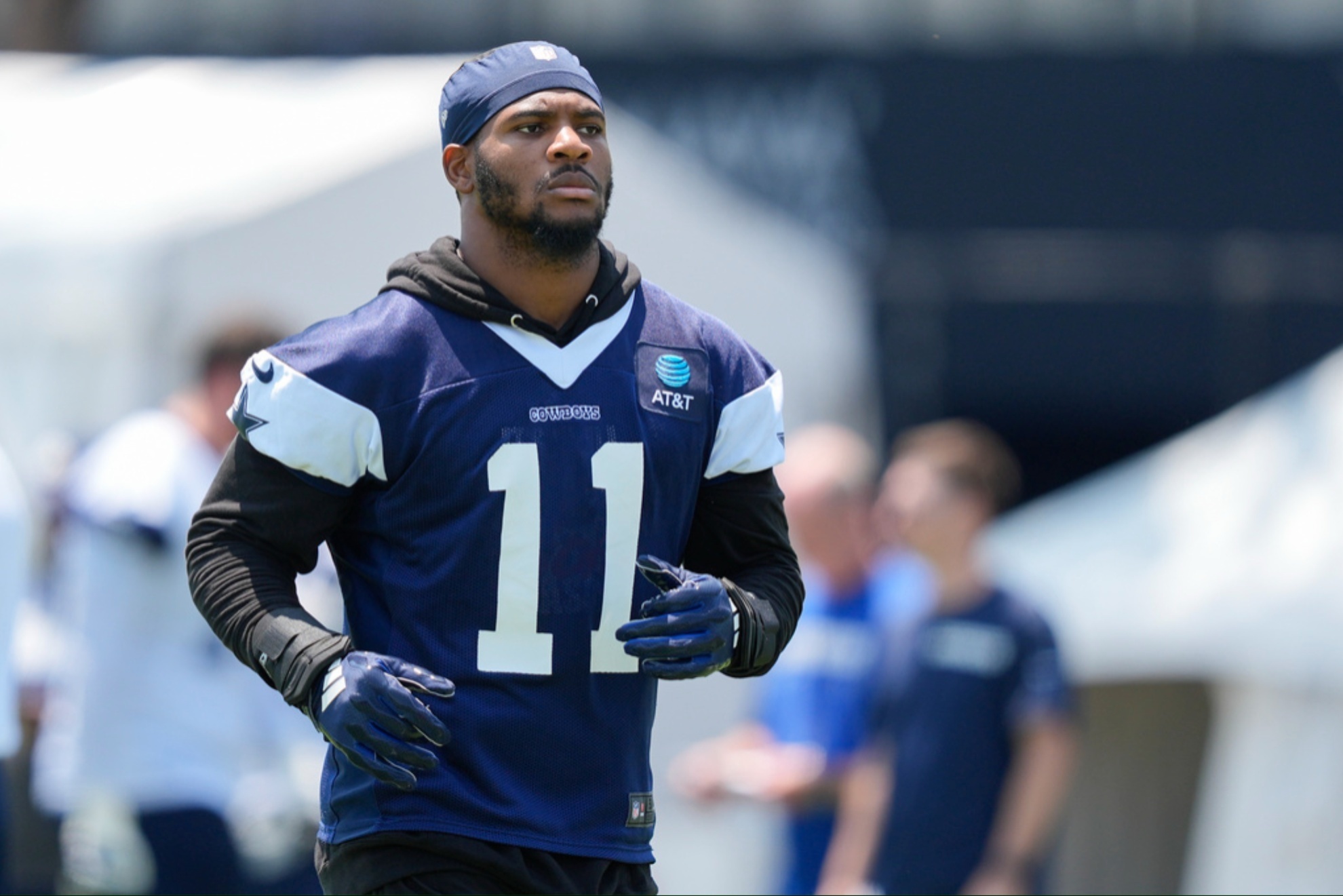 Micah Parsons walks fine line as Cowboys delay massive contract extension