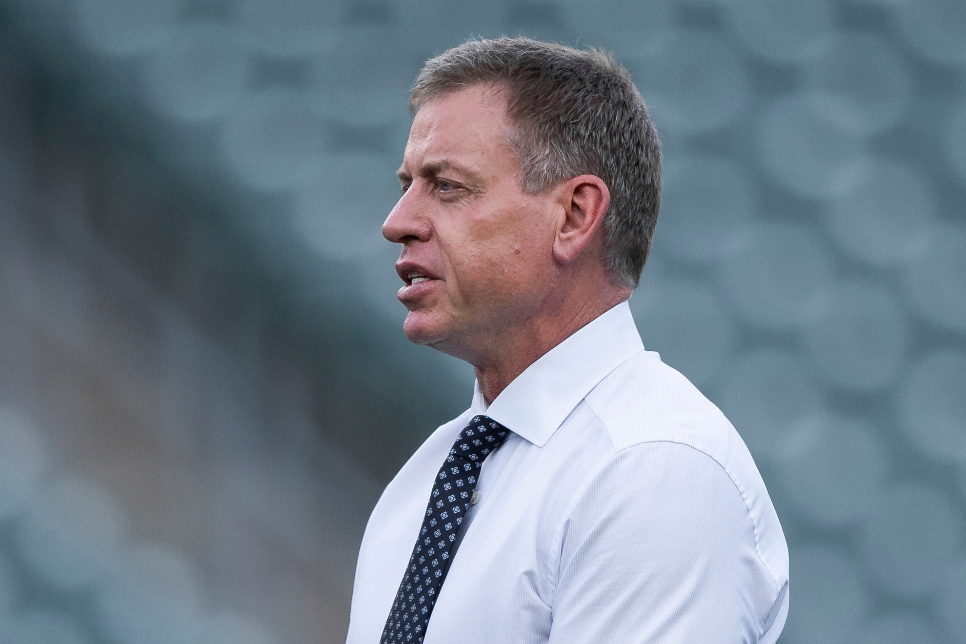Ear Pollution: Troy Aikmans Commentary Stirs Controversy on Monday Night Football