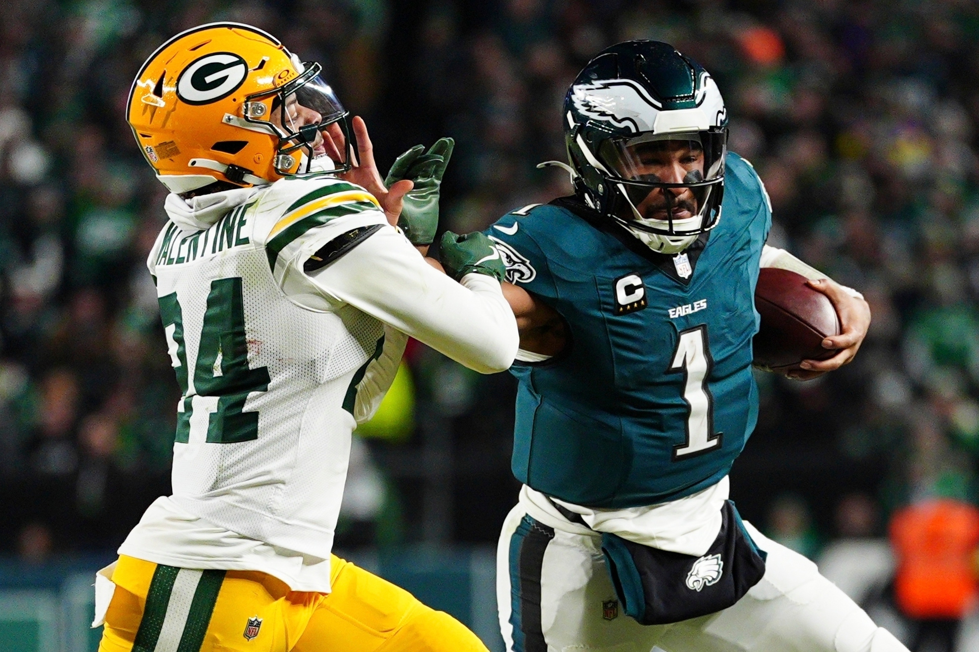 Eagles Crush Packers in Wild Card Matchup, Doubs Concussion Adds to Green Bays Woes