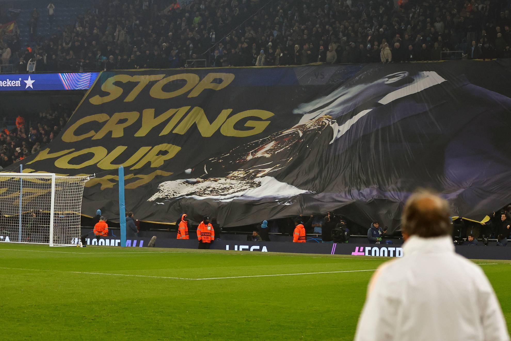 The message from the Manchester City fans to Vinicius... and a photo of Rodri kissing the Ballon dOr