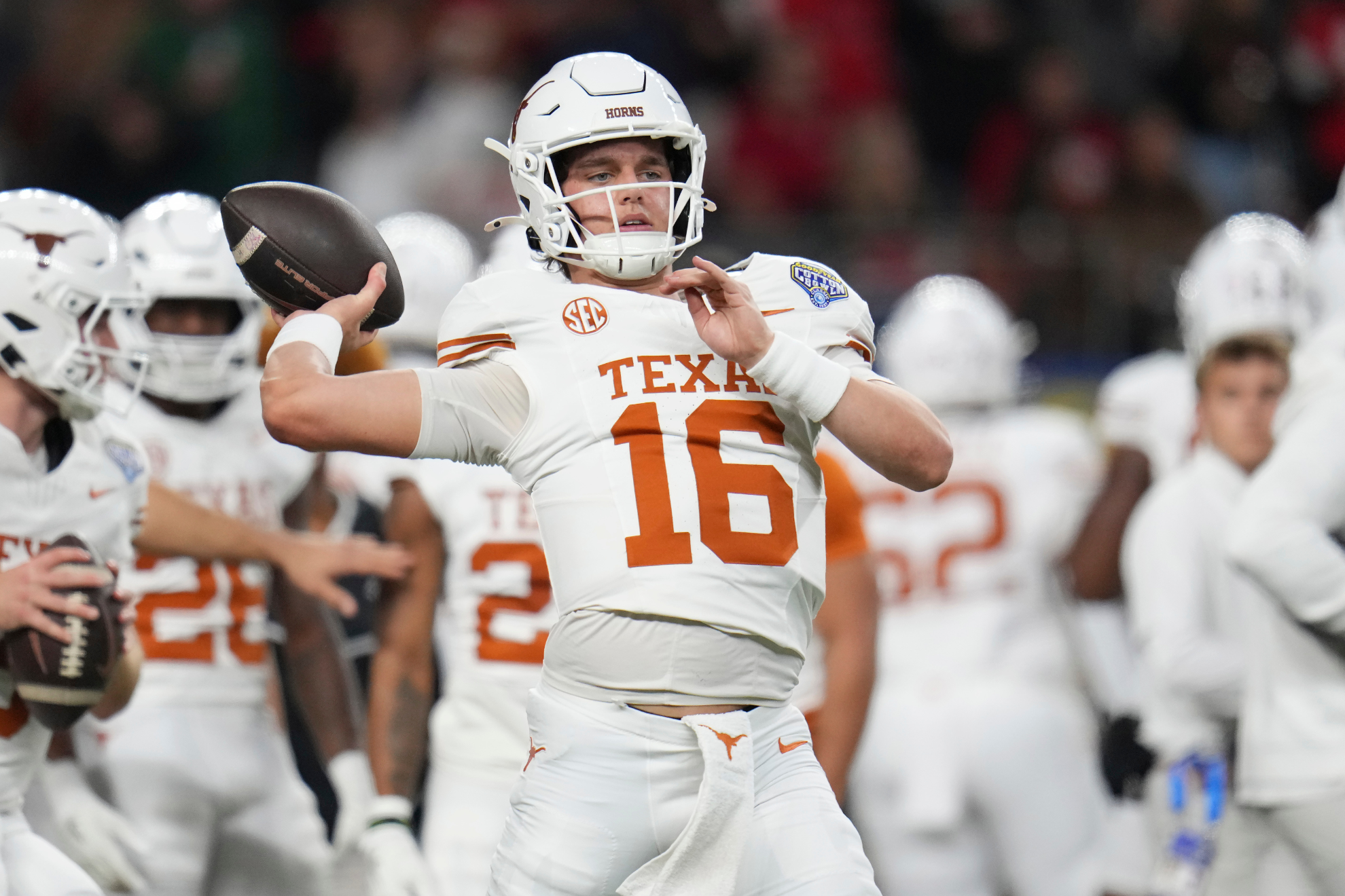 Arch Manning receives strong message from a former Heisman Trophy winner amid doubts over his Texas career