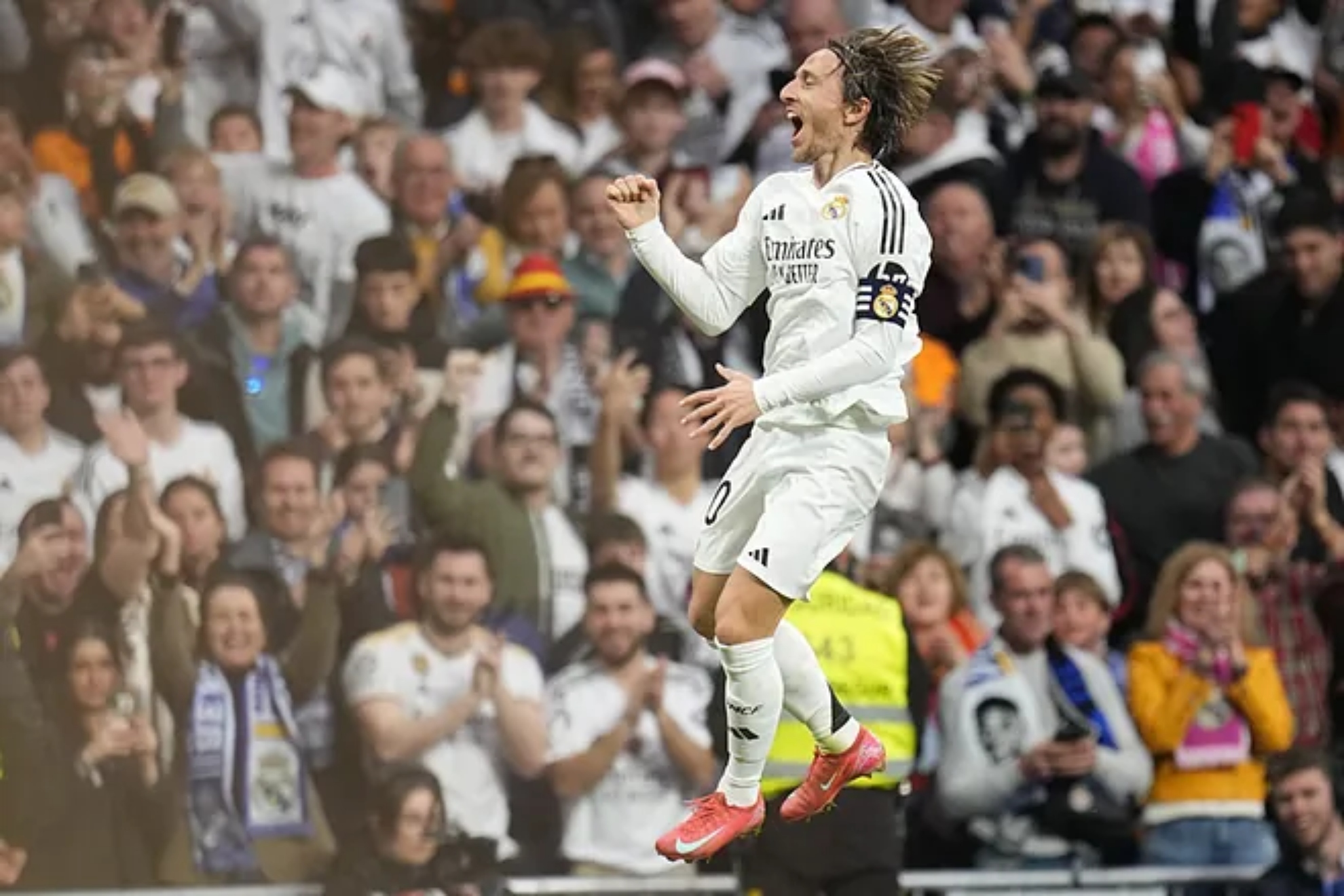 Luka Modric inspires Real Madrids victory with a great goal and shares the top with Barcelona