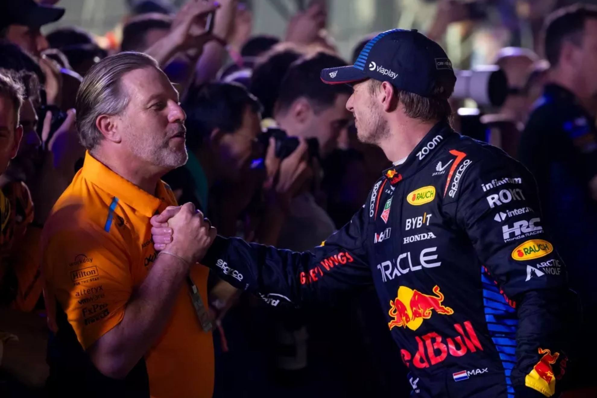 McLaren reconoce ahora que sí habló con Verstappen: "Alonso también tenía eso", confiesa Zak Brown