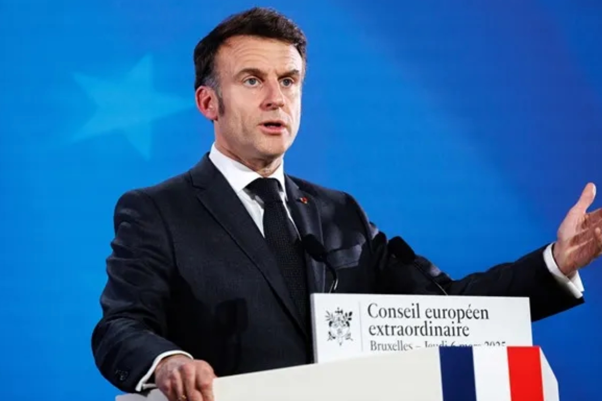 France to distribute survival guides to prepare citizens for hypothetical World War III