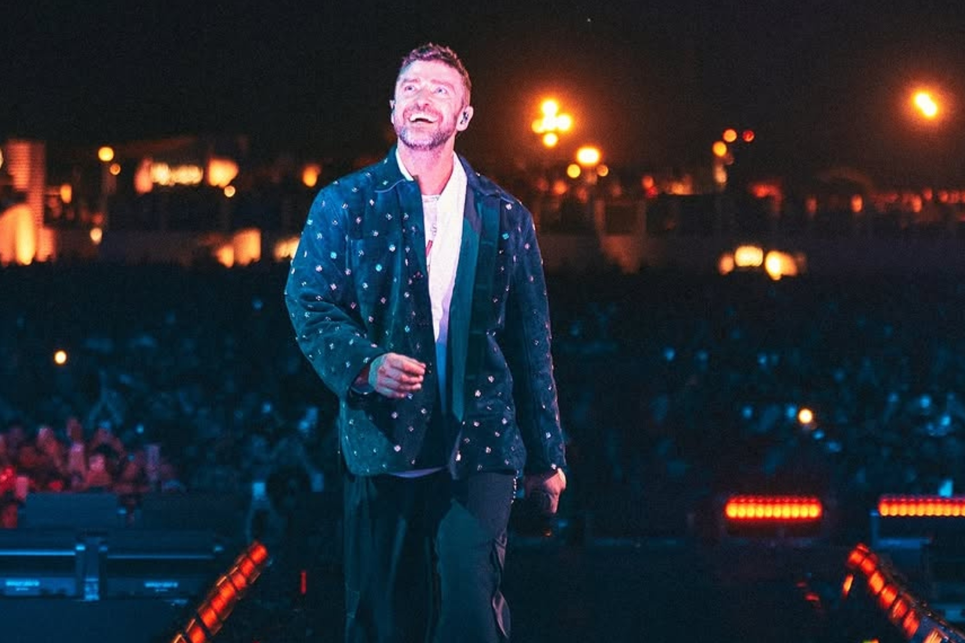 Justin Timberlake Ignored the Message on a Bra Thrown at Him Onstage