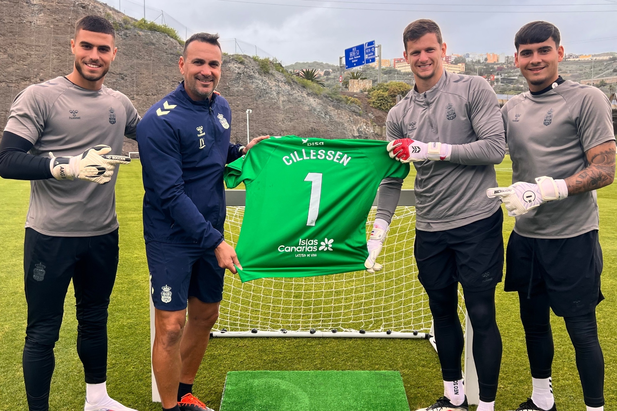 La baja de Cillessen asciende a los porteros del filial