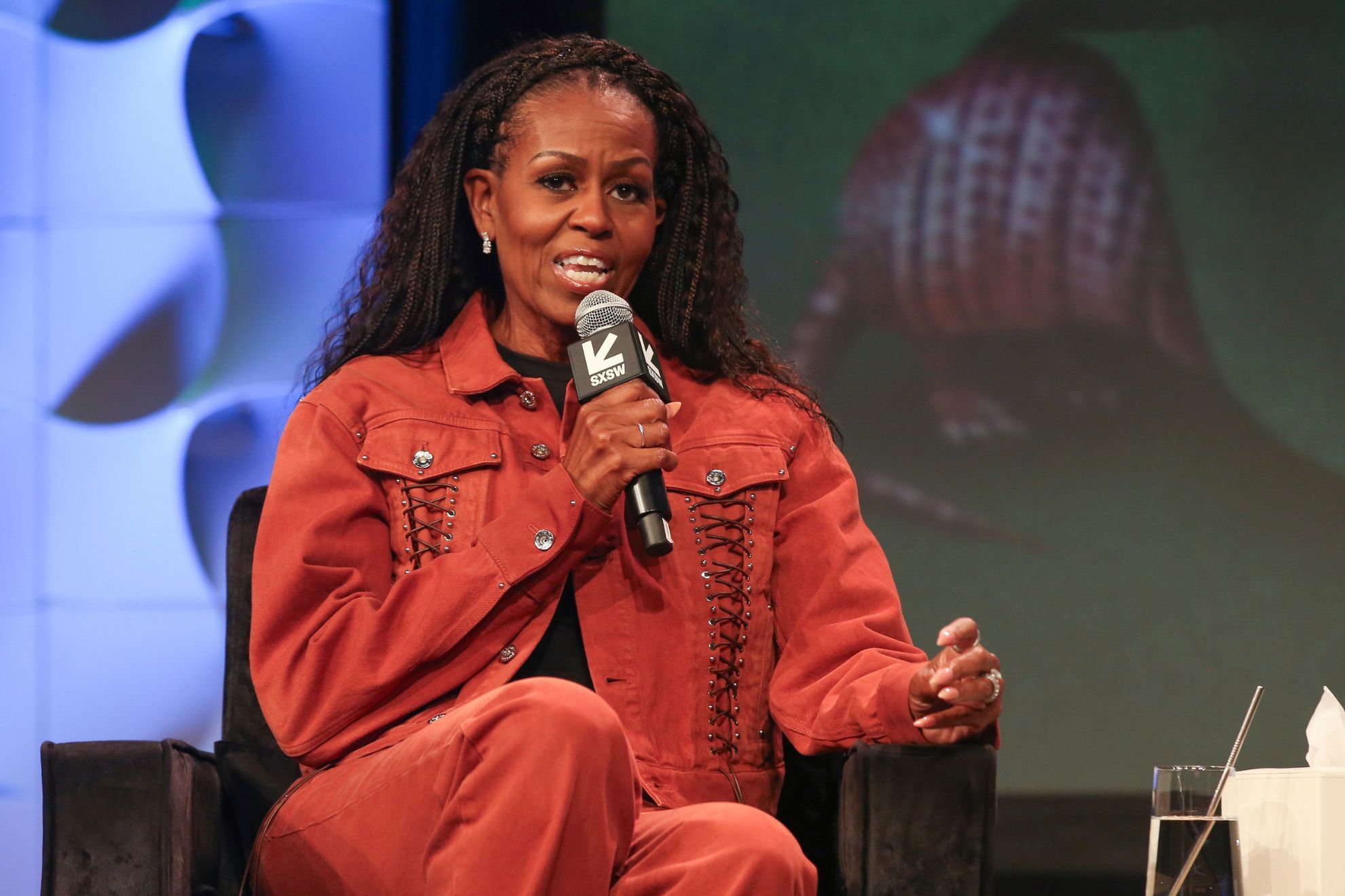 The rumors seem to have died down in the face of this magnificent scene.