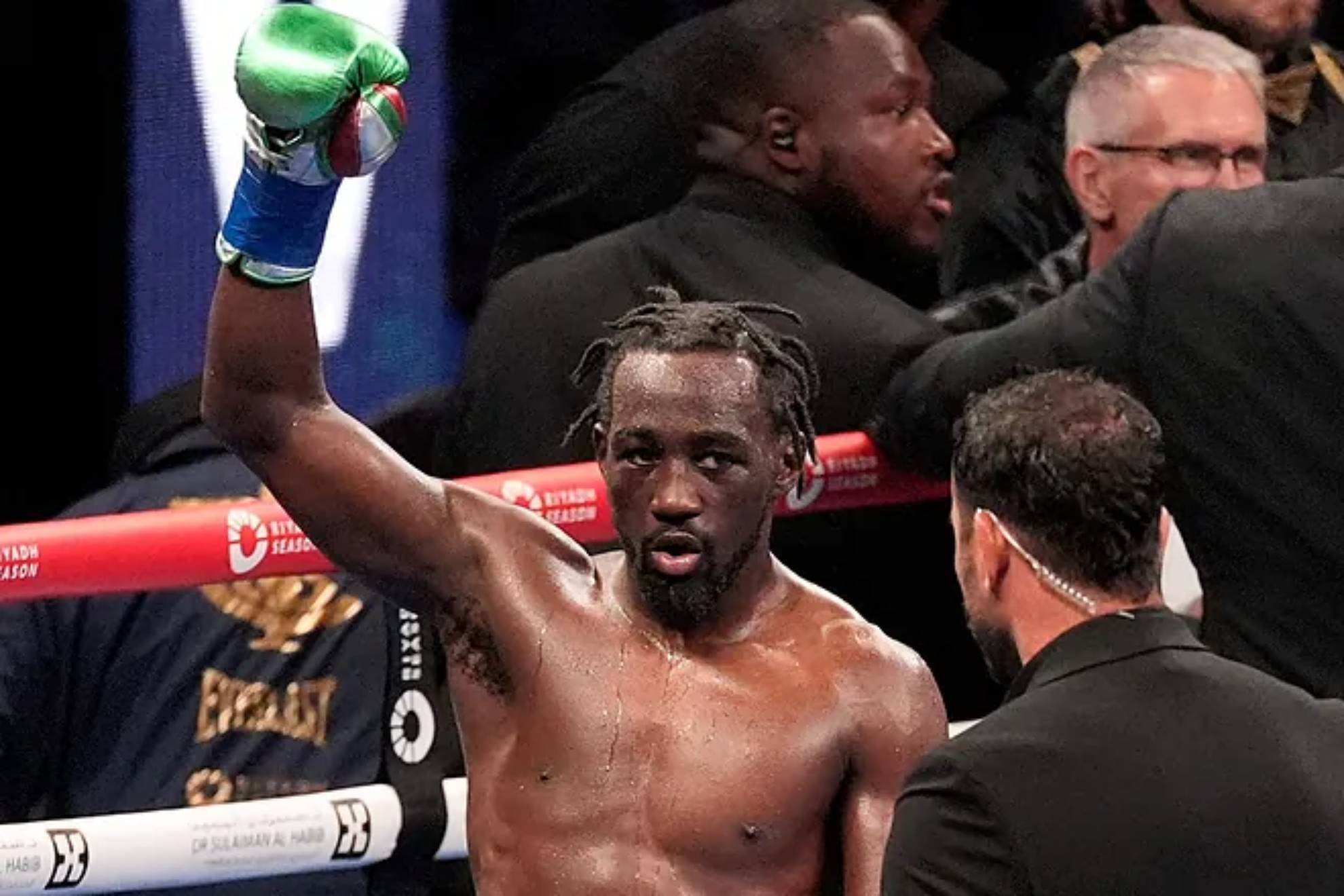 Terence Crawford names the best boxer of all time and differs from Canelos opinion
