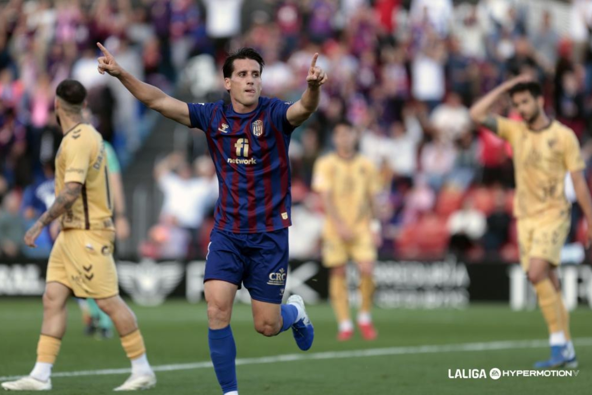 Juanto Ortu�o celebra su gol ante el M�laga.