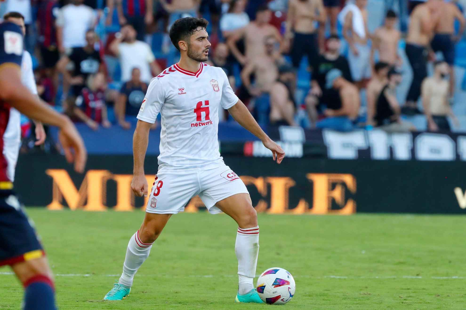 Sergio Ortu�o, en un partido de Liga con el Eldense.