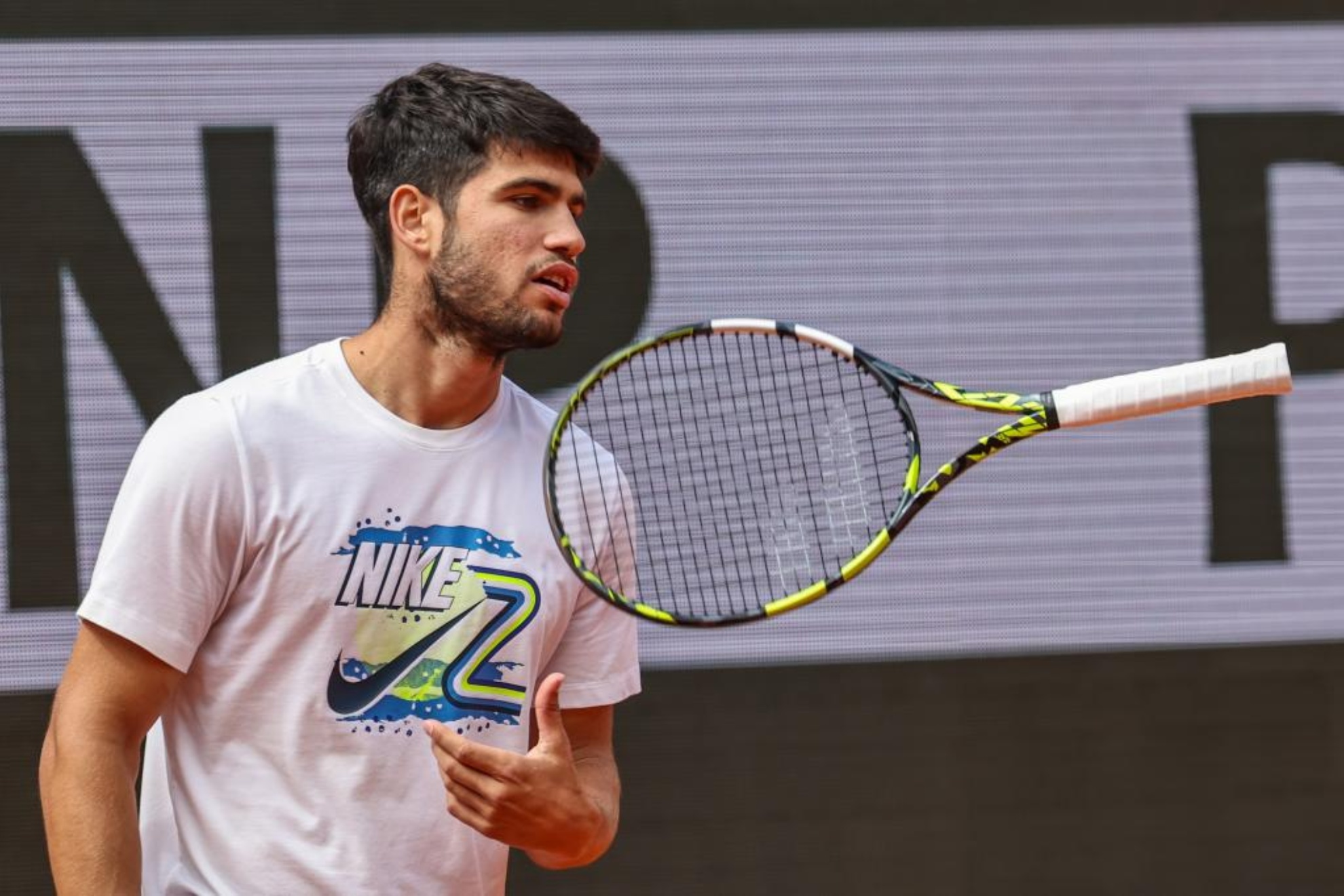 What time is Carlos Alcaraz vs Giulio Zeppieri? Schedule and where to watch on the first round match of Roland-Garros