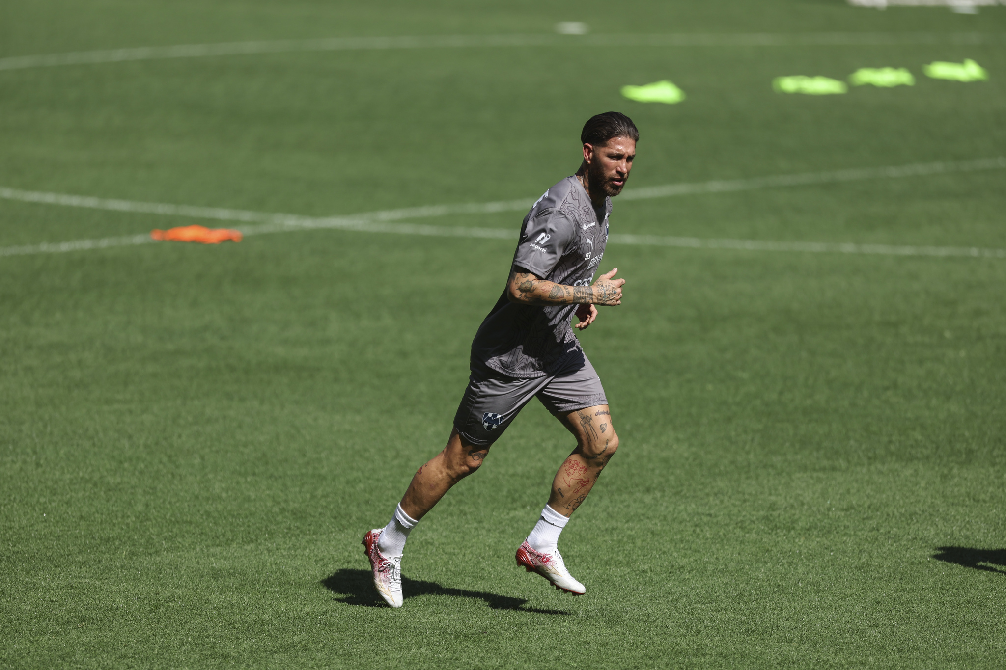 Spanish soccer player Sergio Ramos trains with Monterrey, his new soccer club, in Monterrey, Mexico, Sunday, Feb. 9, 2025. (AP Photo/Jorge Mendoza)