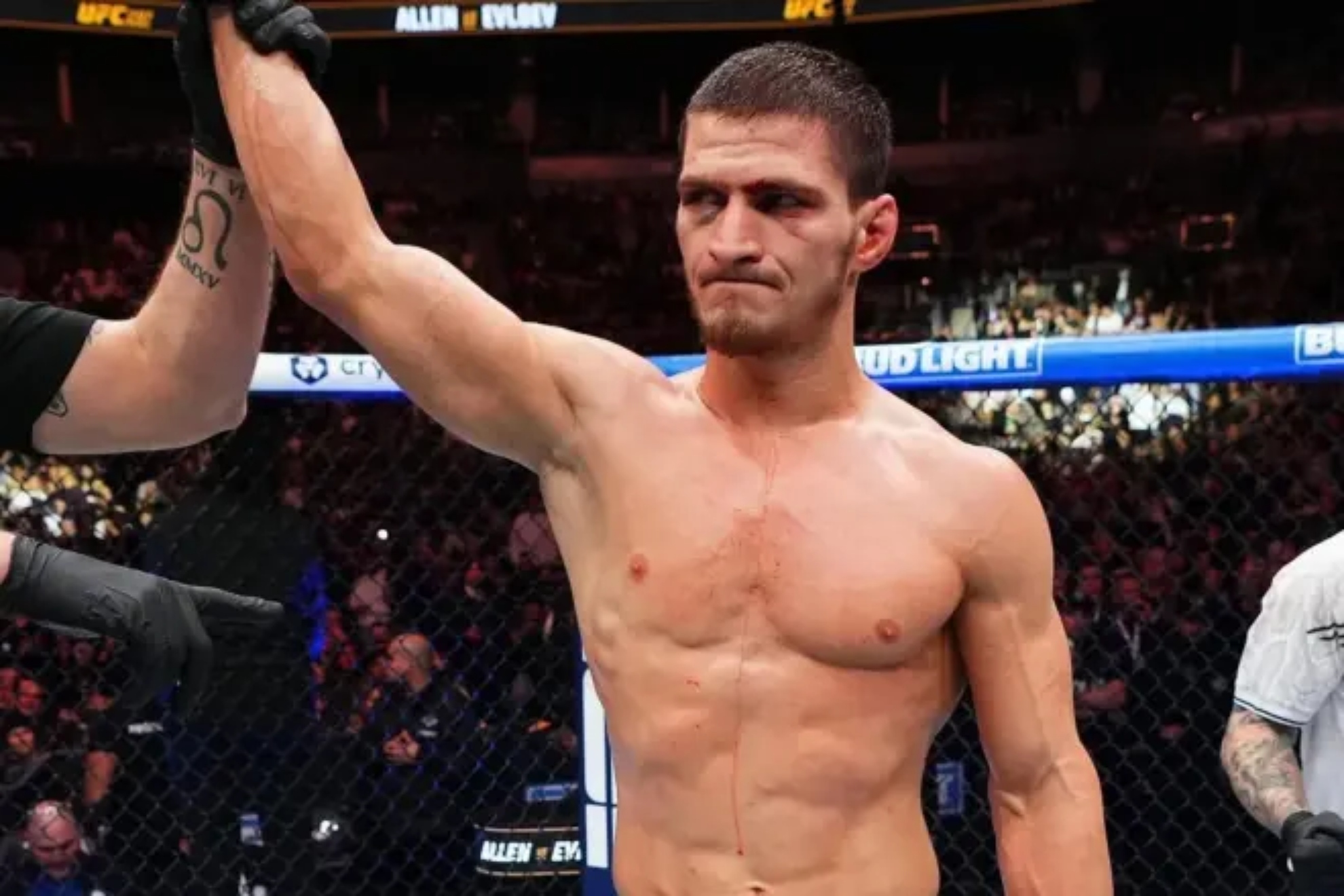 The UFC again denies Evloev the chance to be champion