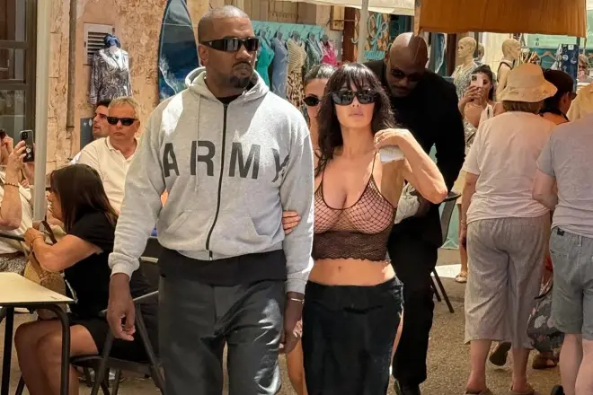 Kayne West and Bianca Censori cause a stir in Spain: they owe more than half a million euros.