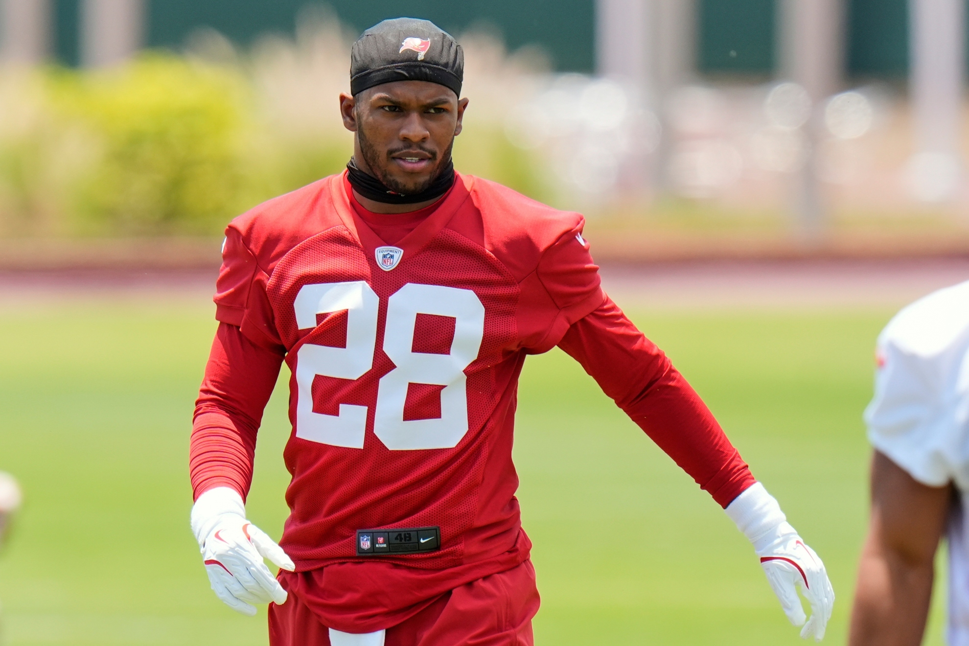 Shilo Sanders earns early praise at Buccaneers OTAs as Coach Prime beams with pride