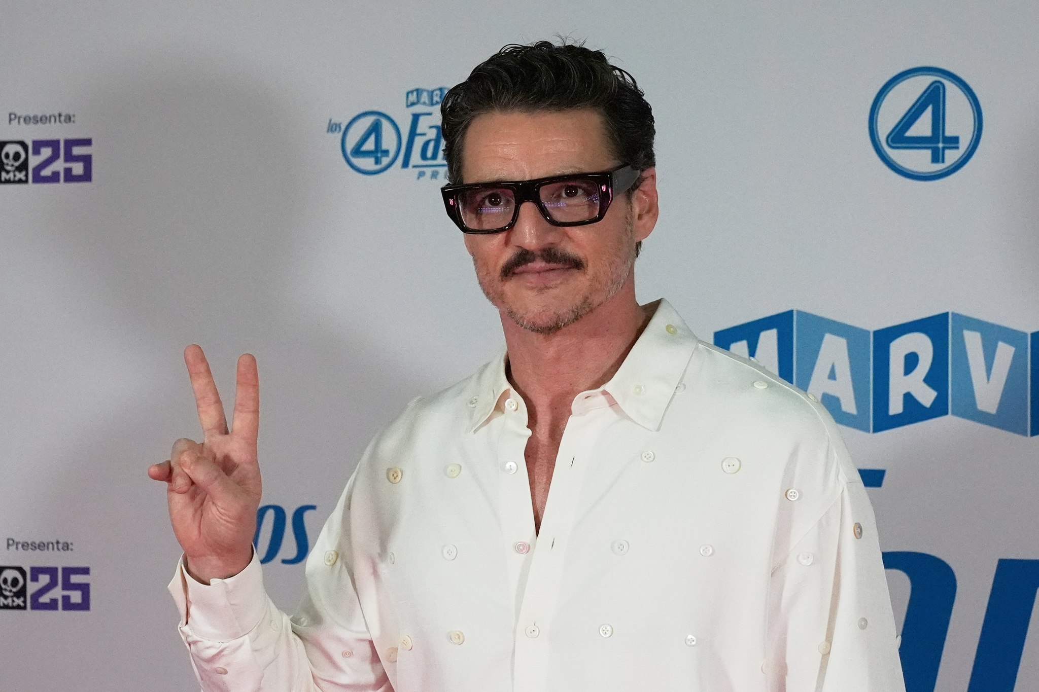 Inspired by Pedro Pascals 2023 comment that NYC lacked good Mexican food, Lower East Side restaurant Son Del North hosted a Fathers Day lookalike contest for the star