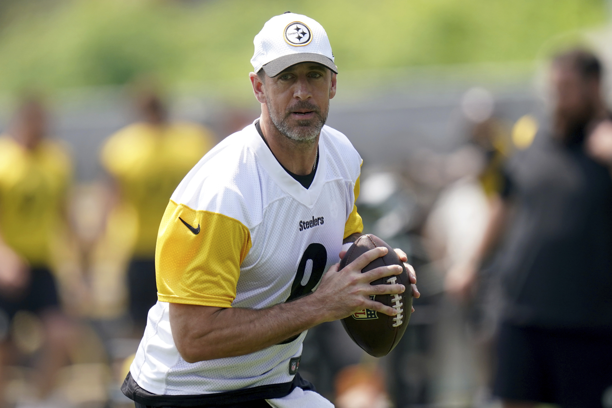 Pittsburgh Steelers quarterback Aaron Rodgers
