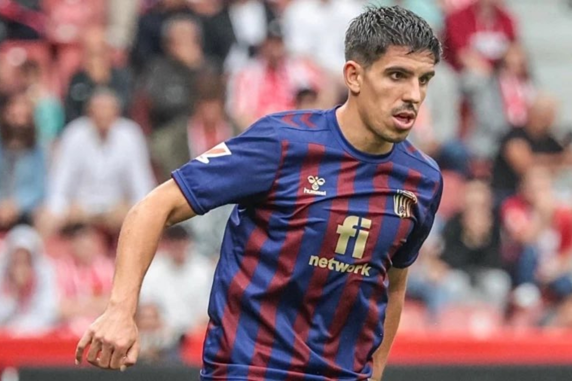 V�ctor Garc�a, en su etapa como jugador del Eldense.
