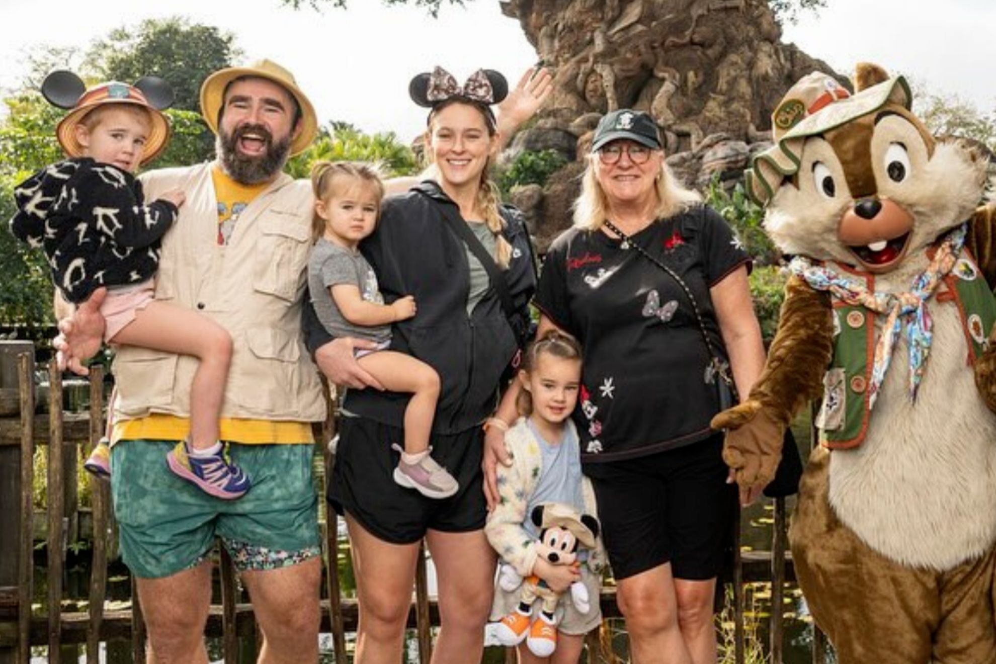 Donna Kelce's experience raising Jason and Travis influenced Kylie and made  her not regret an important family detail | Marca
