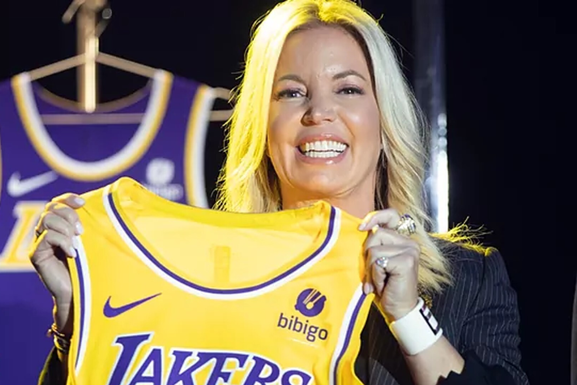 LeBron James trust in Jeanie Buss put to the ultimate test amid Lakers ownership shakeup
