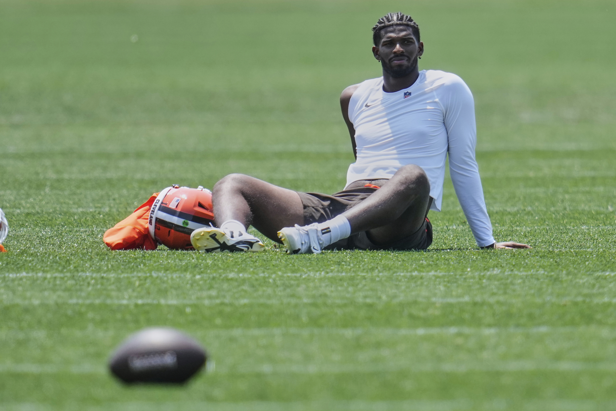 Shedeur Sanders Started a Battle He Didnt See Coming, and Now Hell Need to Pick a Side