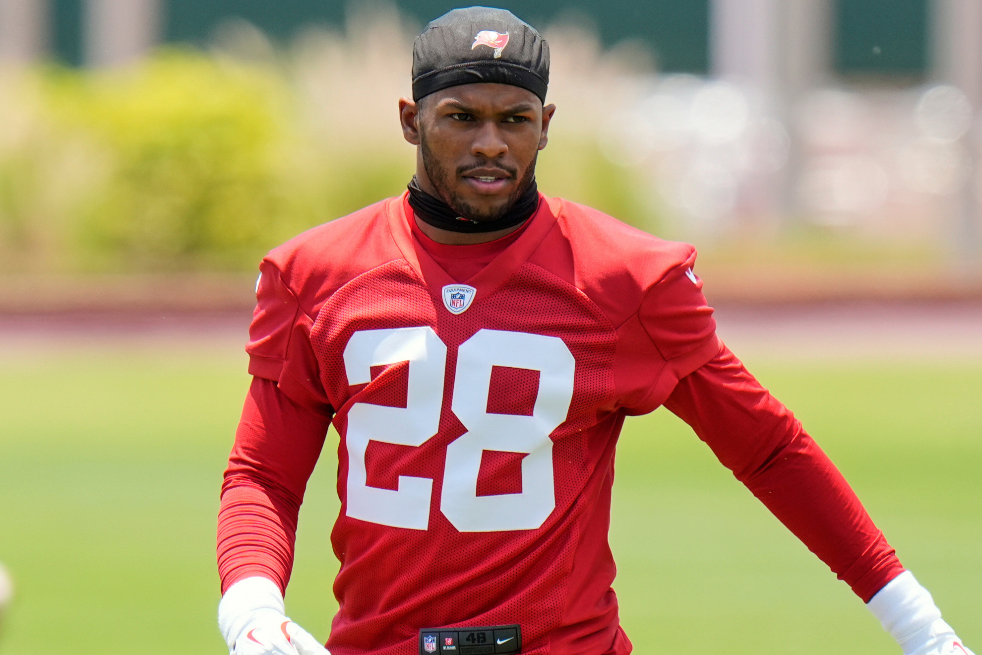 Shilo Sanders takes shot at brother Shedeur while delivering pinpoint Deion impression