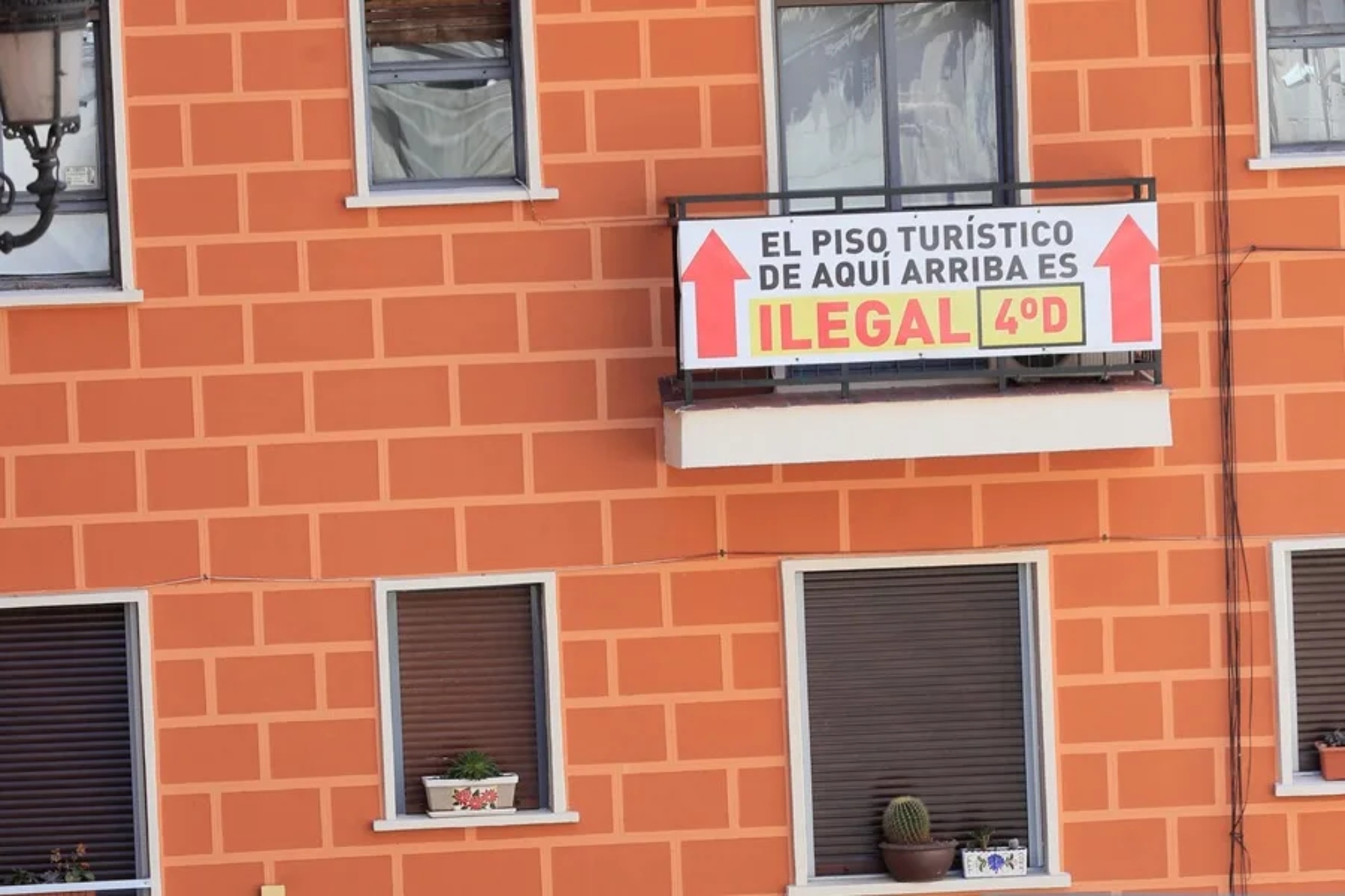 Consumo señala a 8.000 anuncios de pisos turísticos y exige su retirada por ofertarse como alquileres de temporada