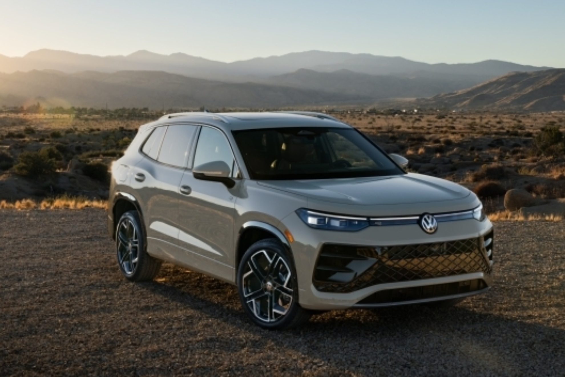 Volkswagen Tiguan SEL R-Line 4MOTION 2025