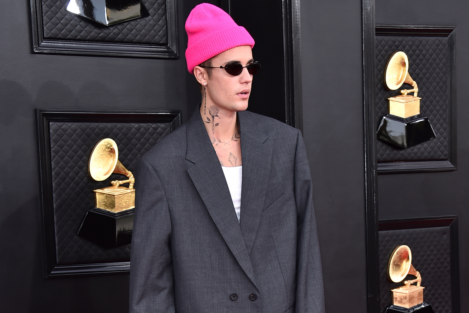 Justin Bieber continues to dominate the entertainment industry conversation with his actions.