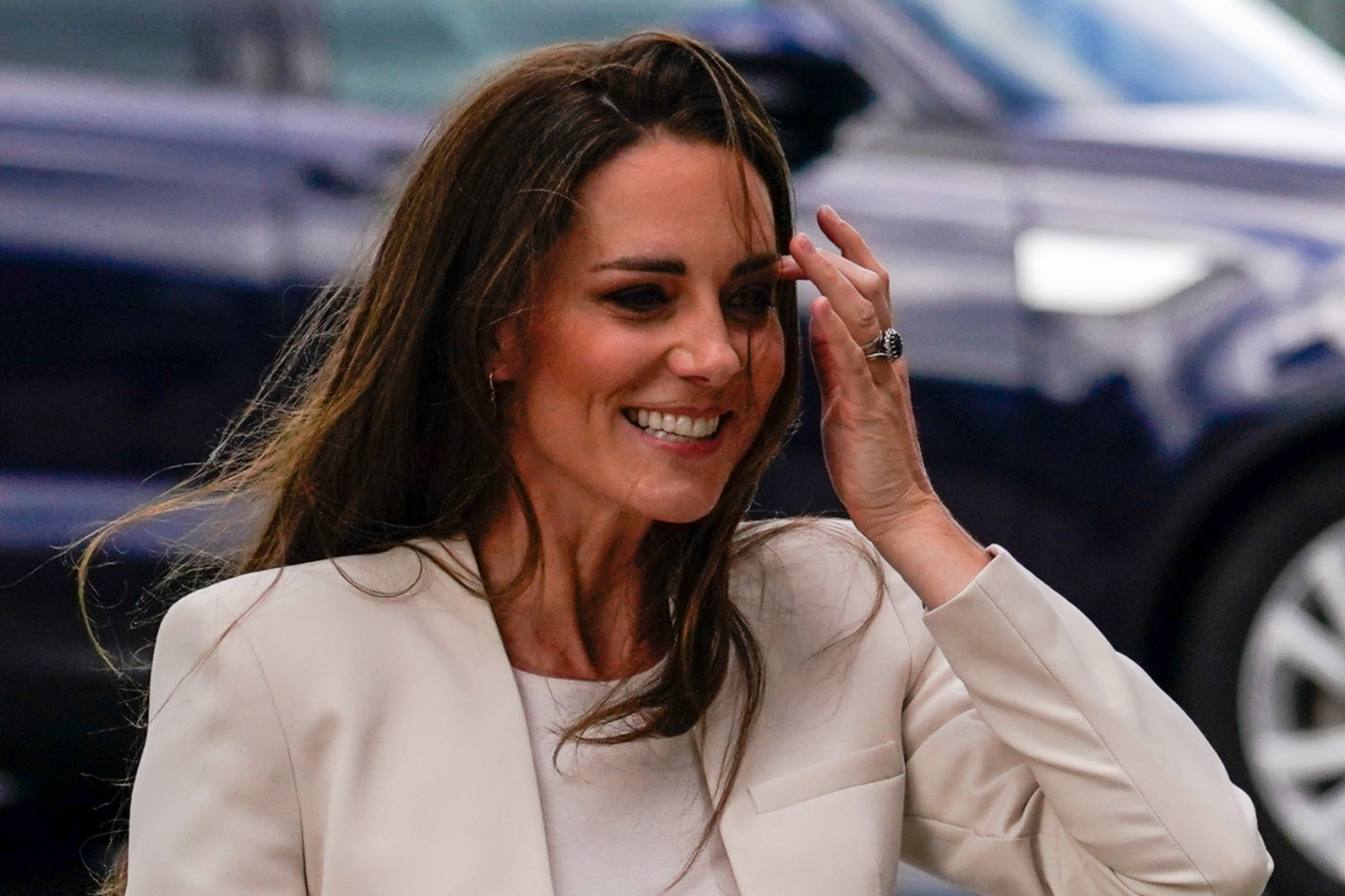 Kate Middleton Consoles Tearful Finalist After Historic Wimbledon Defeat