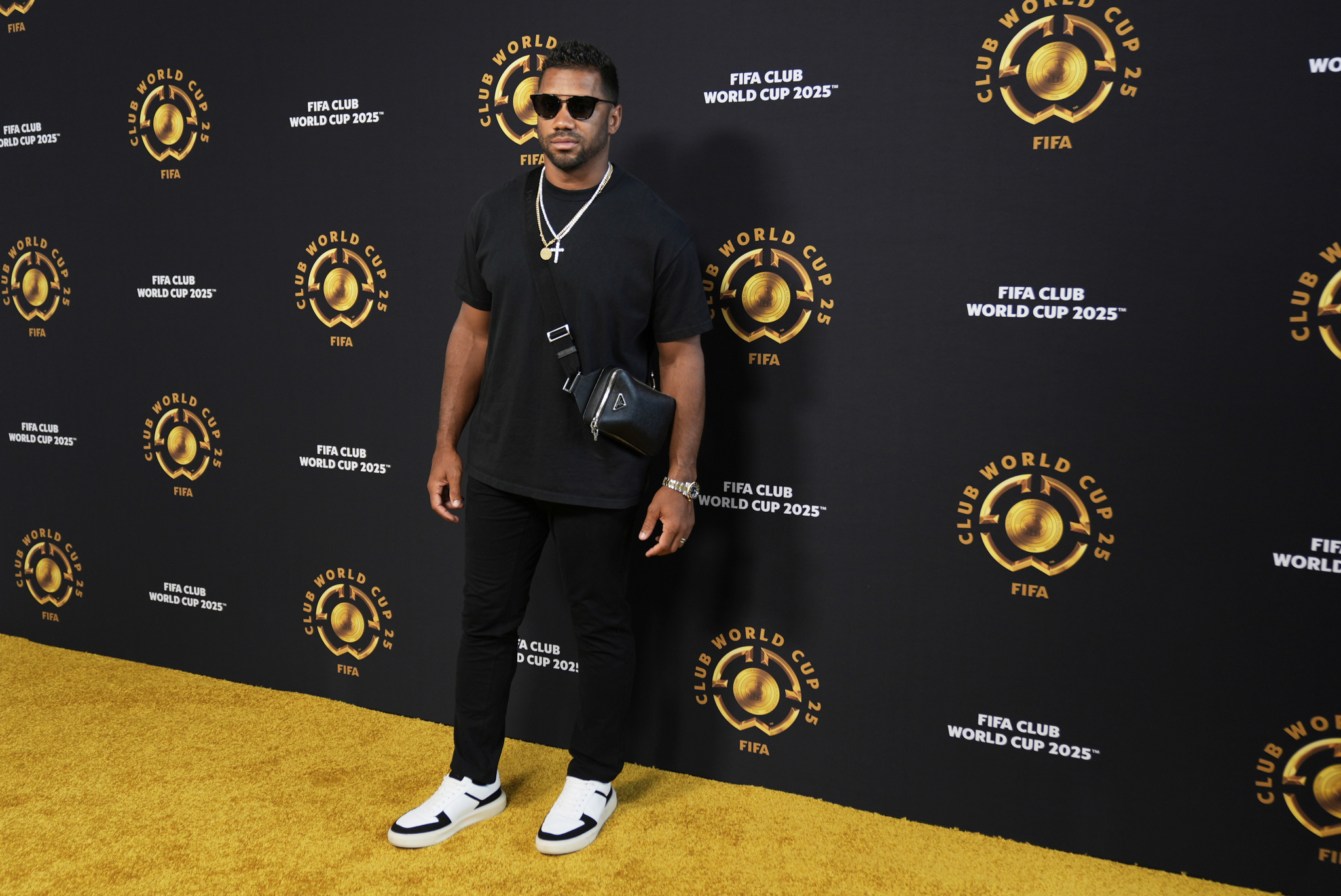 Carmelo Anthony completely ignores Jaxson Dart and helps Russell Wilson take the Giants reins