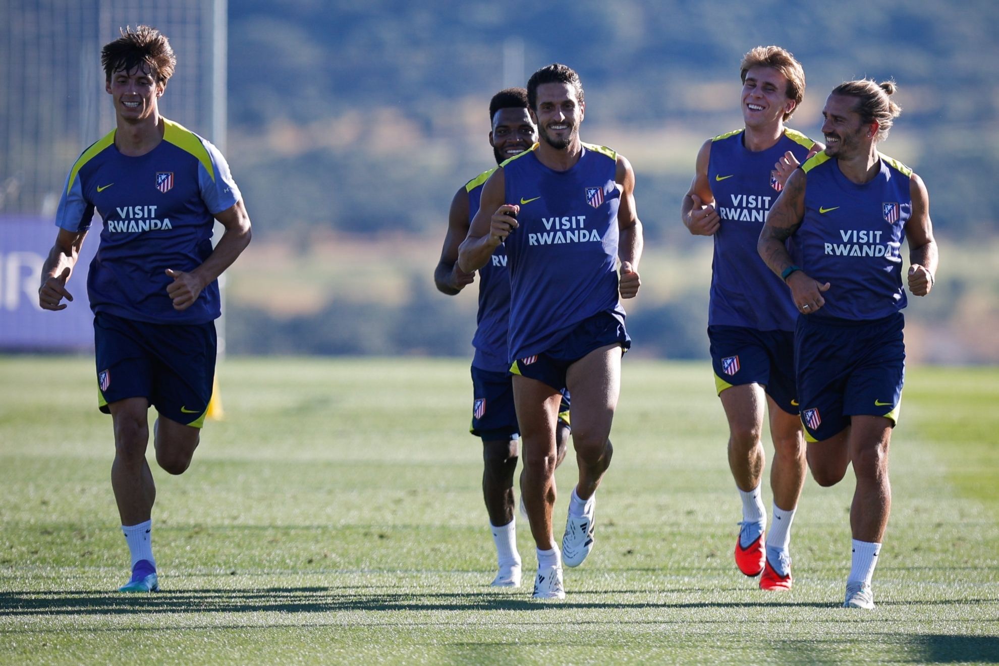 Le Normand, Lemar, Koke, Barrios y Griezmann, durante el primer entrenamiento del Atl�tico.